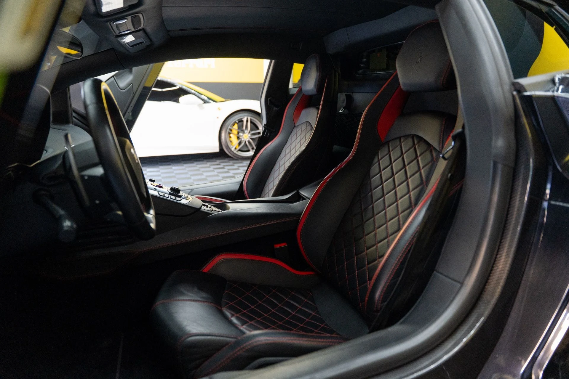 mph054_1075728753_Used_2018_Lamborghini_Aventador_LP_740_4_S_1792436167_0c01a86b9f