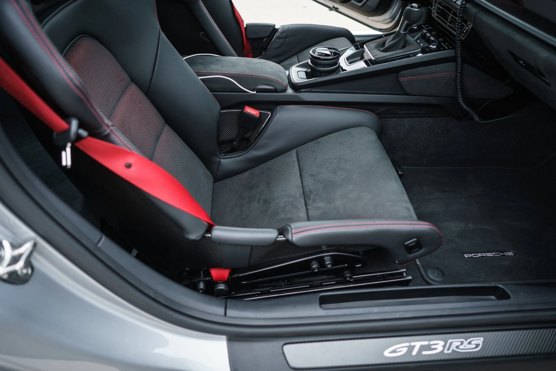mph054_1098691748_Used_2025_Porsche_911_GT_3_RS_1777653448_e60172f733