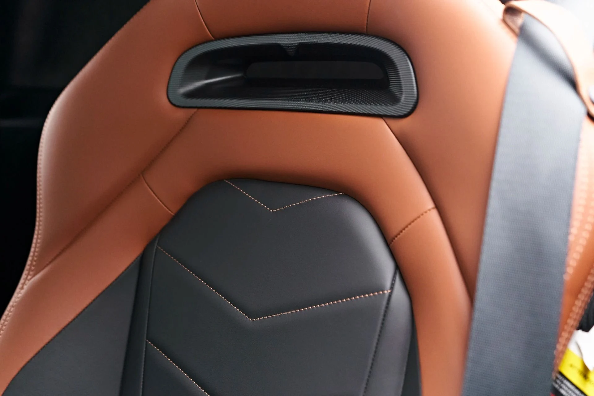 mph054_1115091053_Used_2023_Maserati_MC_20_Base_1721243405_909825b029