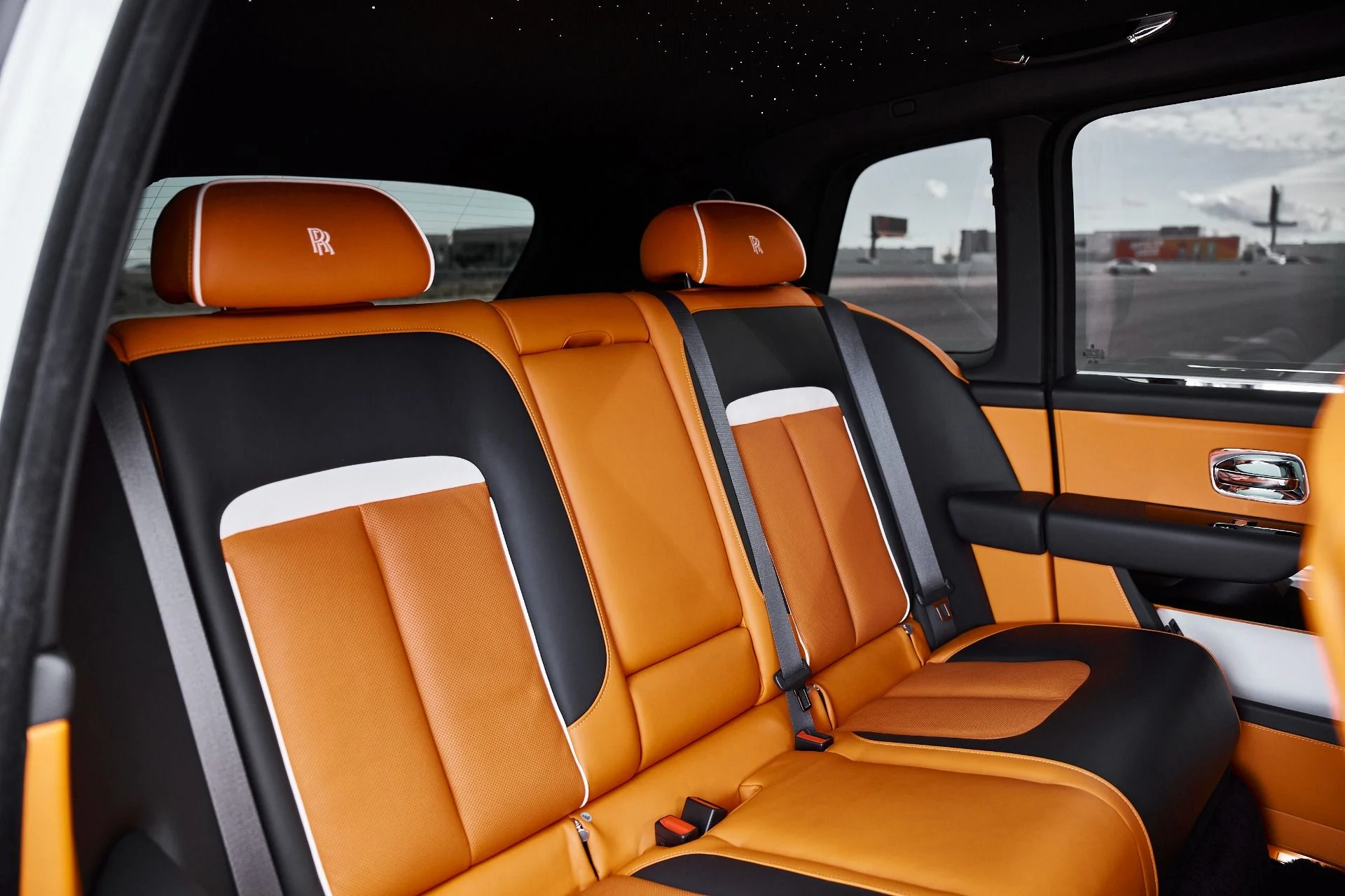 mph054_1124099774_Used_2025_Rolls_Royce_Cullinan_Base_1770950919_c7d68de522