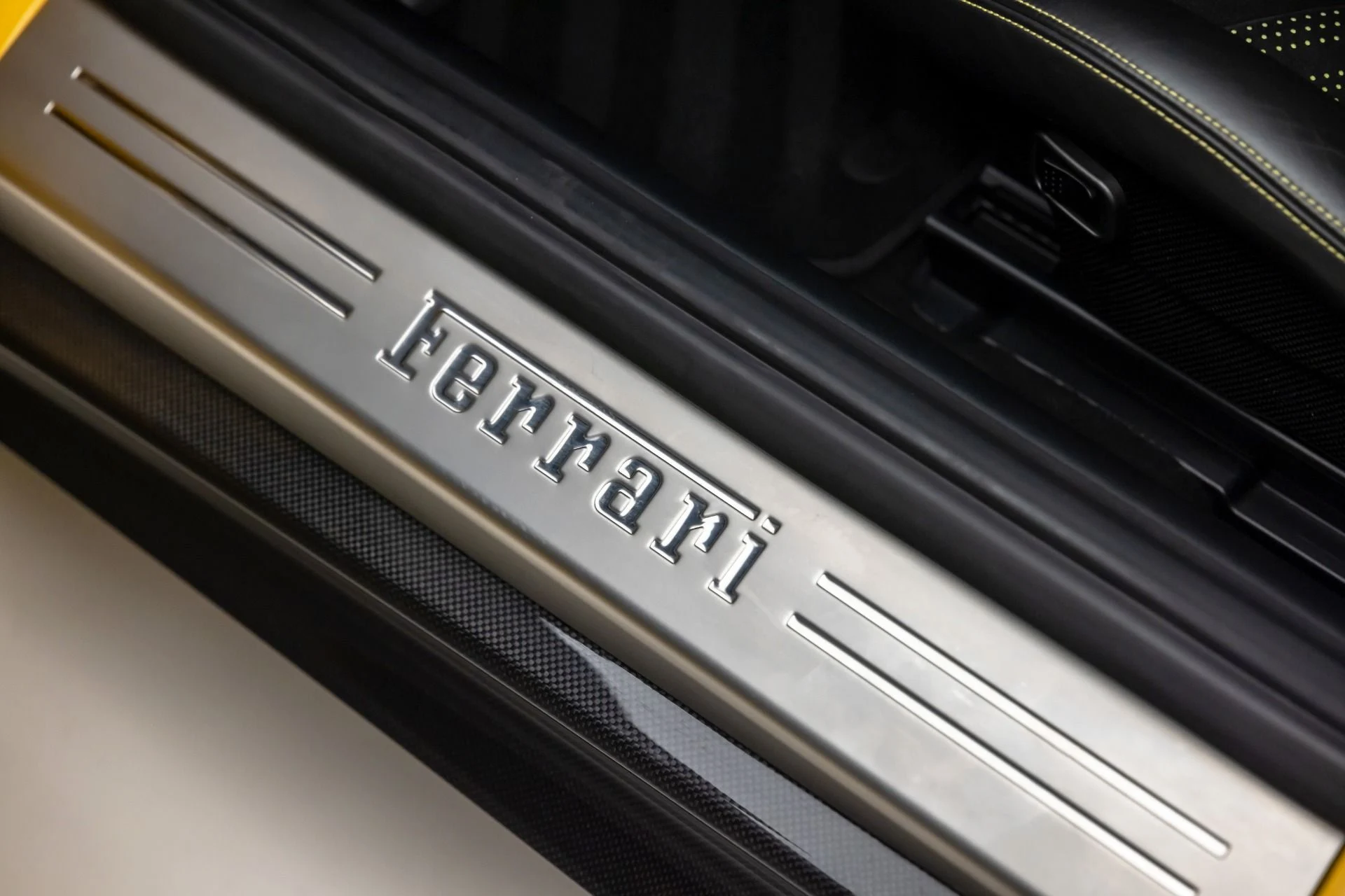 mph054_1129724507_Used_2014_Ferrari_F12berlinetta_1766171664_730144390b