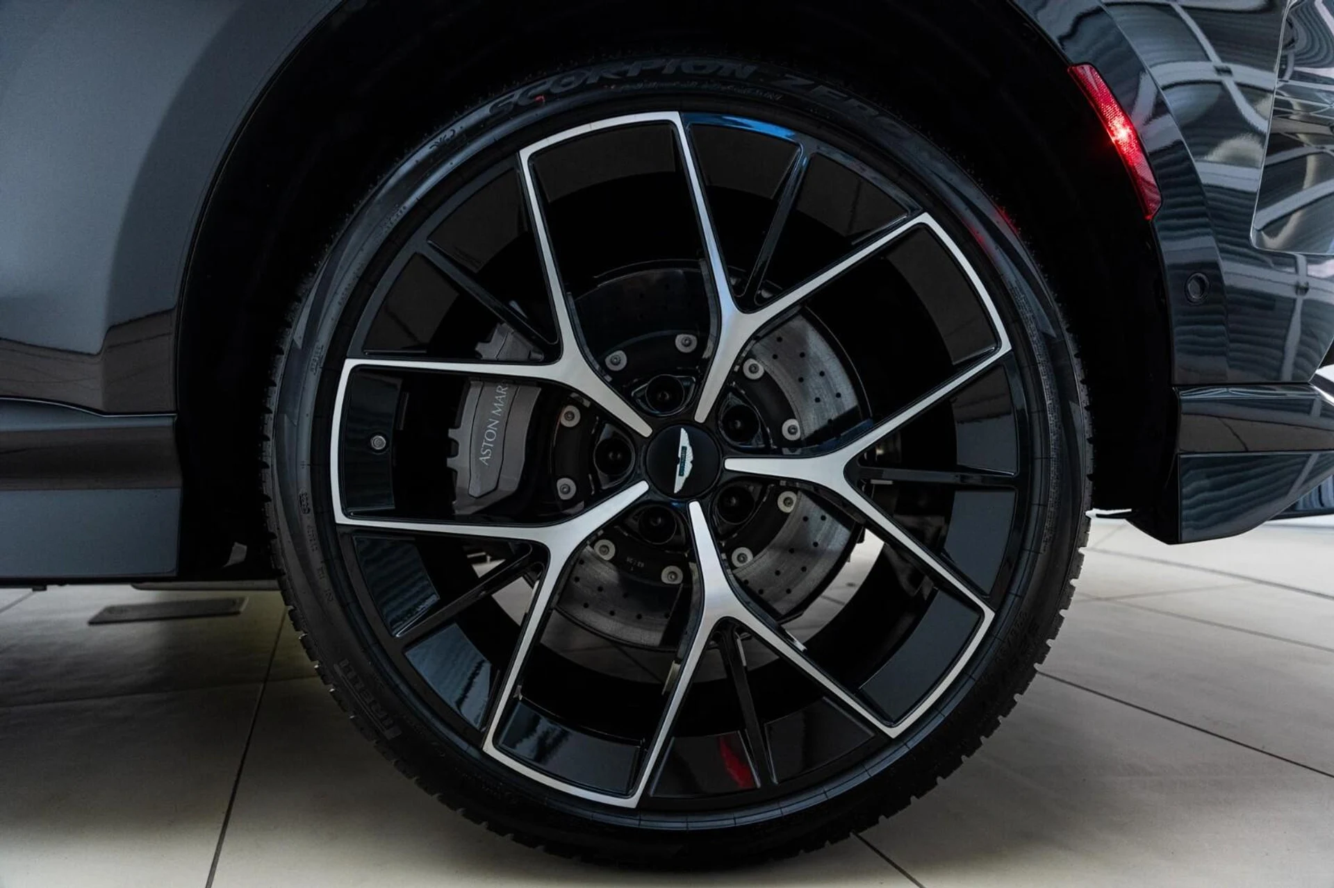 mph054_1132660472_New_2025_Aston_Martin_DBX_707_AWD_1744624340_bca7195ad2