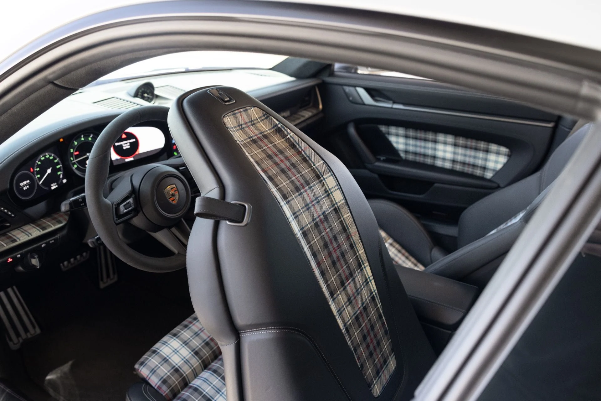 mph054_1169955854_Used_2025_Porsche_911_Turbo_50_Years_1778107006_9ce5029674