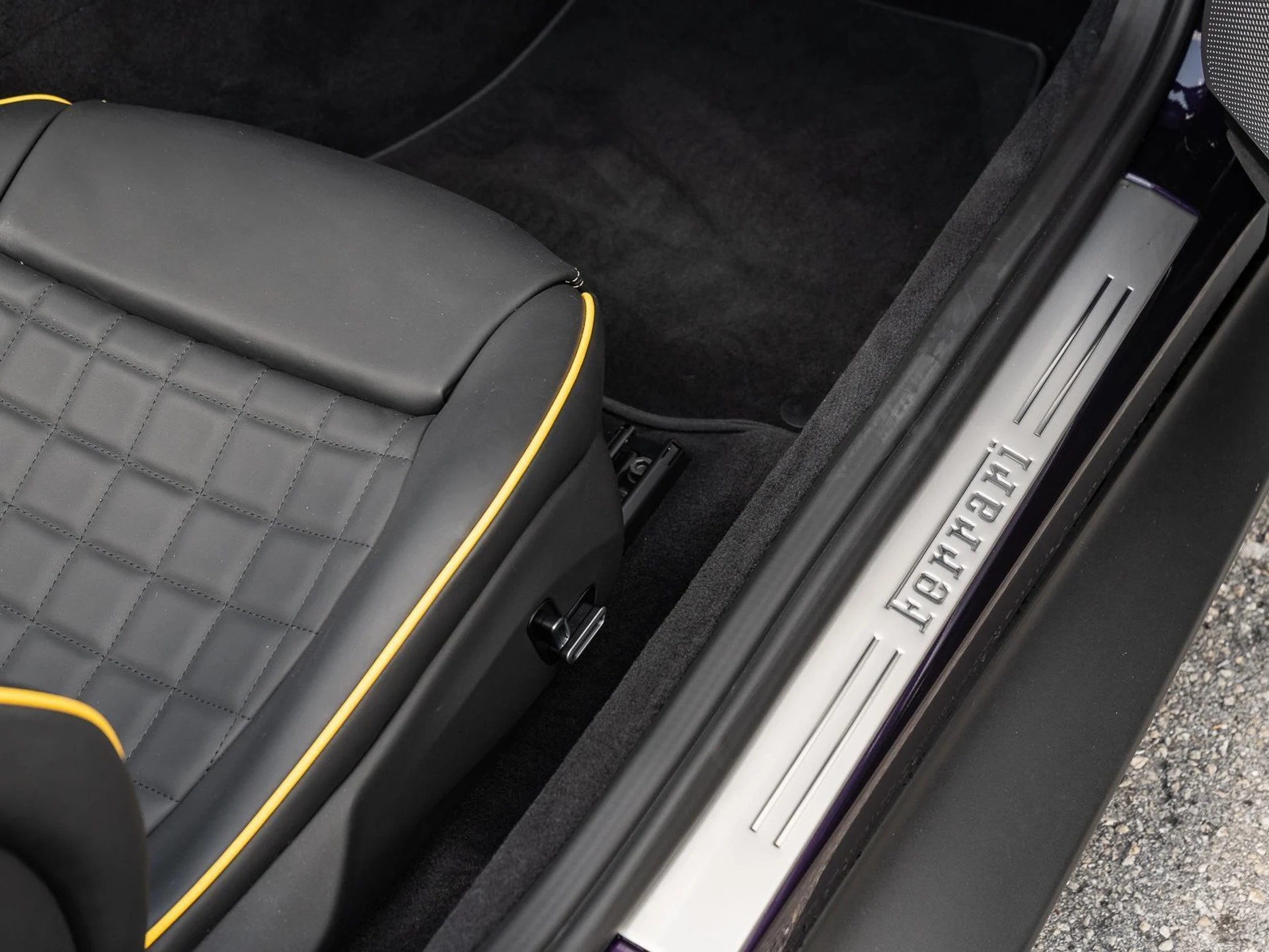 mph054_117660015_Used_2025_Ferrari_Roma_Spider_Convertible_1772576635_9285728f71