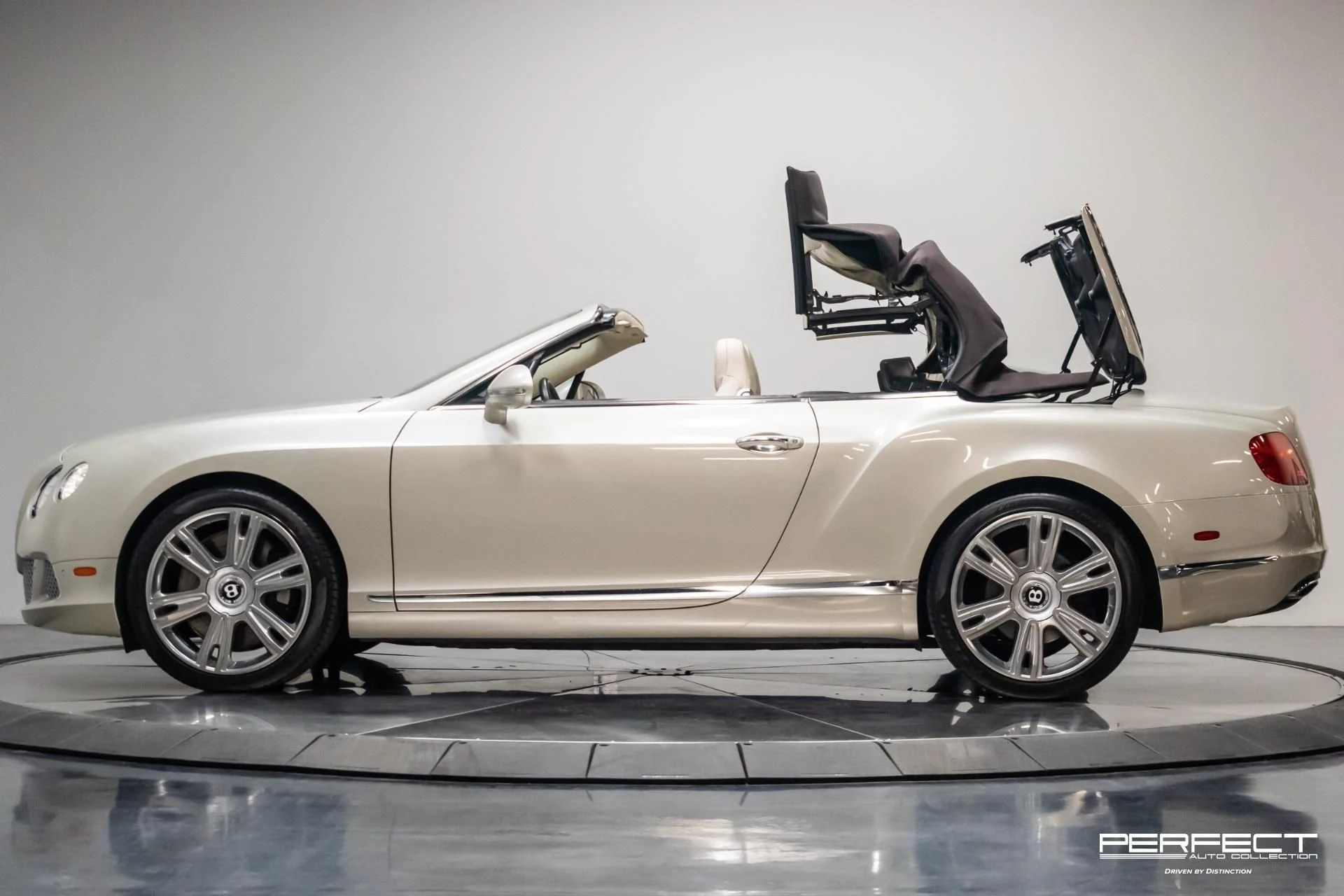 mph054_1195629679_Used_2013_Bentley_Continental_GTC_1715271600_3ae02e56c8
