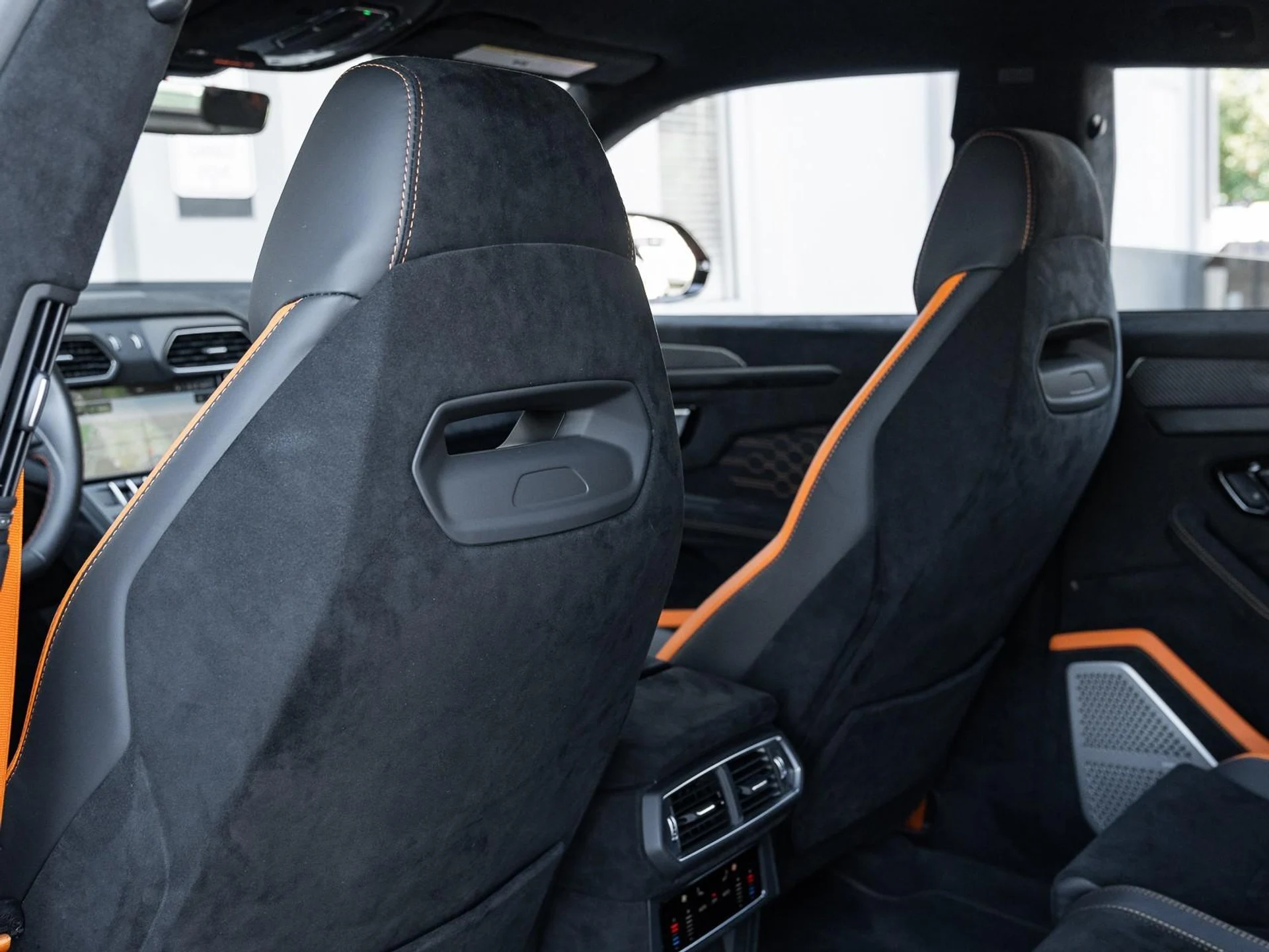 mph054_1255474001_Used_2023_Lamborghini_Urus_Performante_1763068055_549f8ab1e2