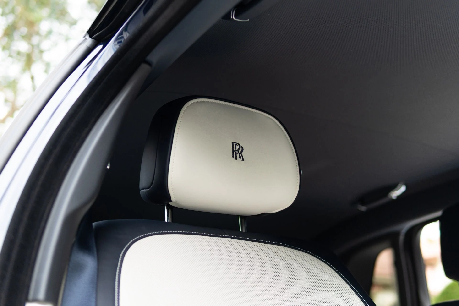 mph054_1289380413_Used_2023_Rolls_Royce_Black_Badge_Ghost_1765569637_6758c5b7e6