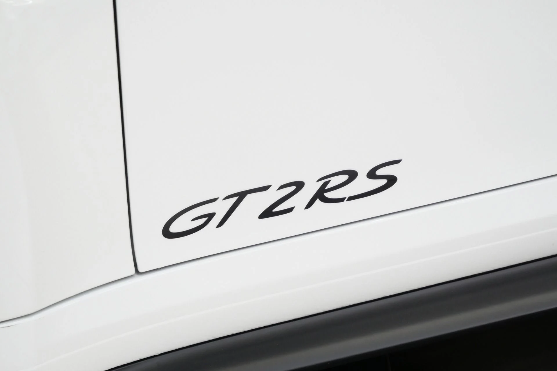 mph054_1313572732_Used_2018_Porsche_911_GT_2_RS_Weissach_1756311702_1d4d2e3fdb