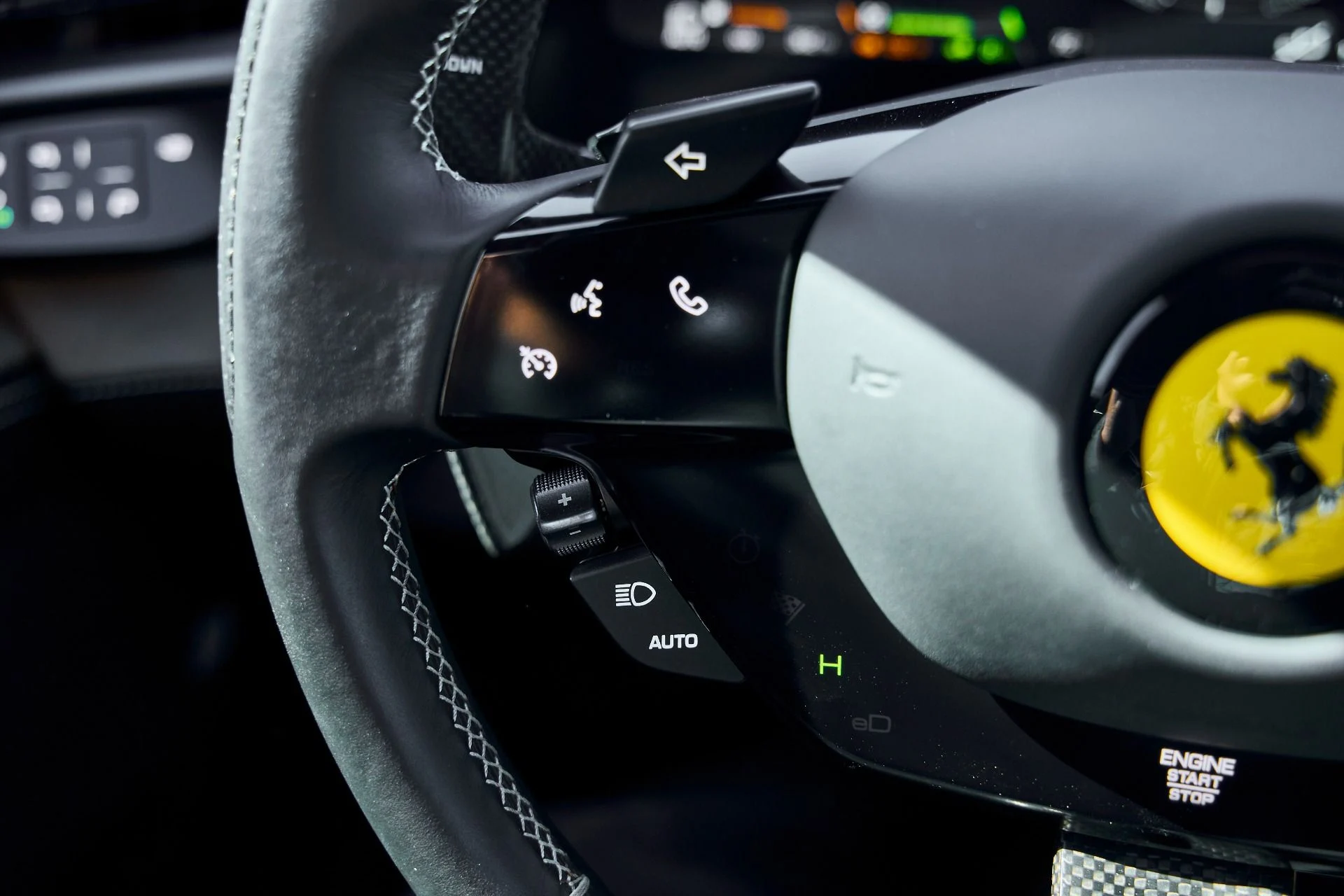 mph054_1372754907_Used_2023_Ferrari_SF_90_Stradale_Base_1771034675_cf73f5c02b