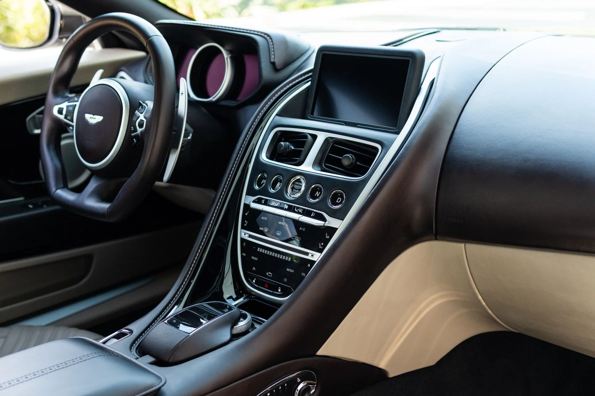 mph054_1373389239_Used_2023_Aston_Martin_DB_11_V8_1765580220_3eb2b83e4d