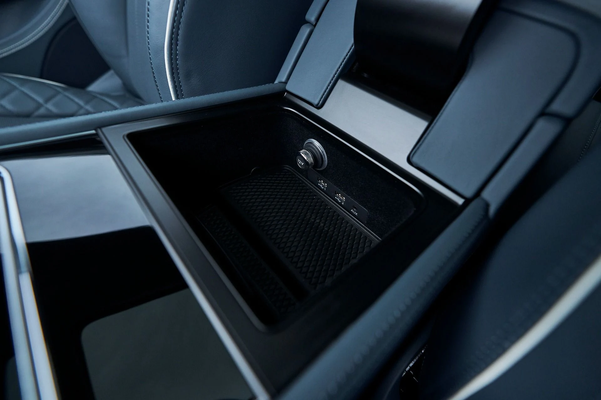 mph054_1413175884_Used_2023_Bentley_Continental_GT_Azure_1761756042_9b1818948a