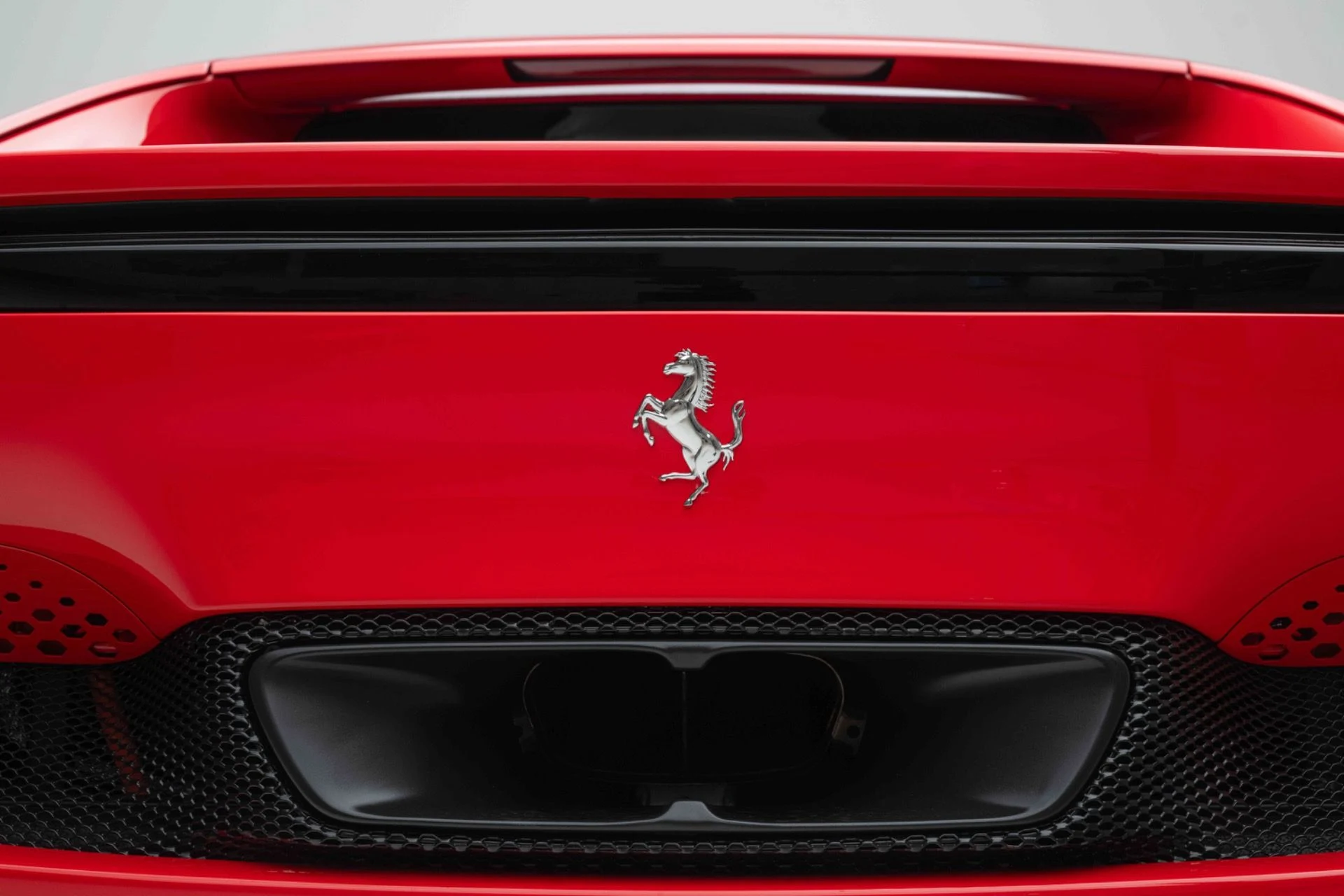 mph054_1428036091_Used_2025_Ferrari_296_GTB_1774025114_5f9fd0a3e9