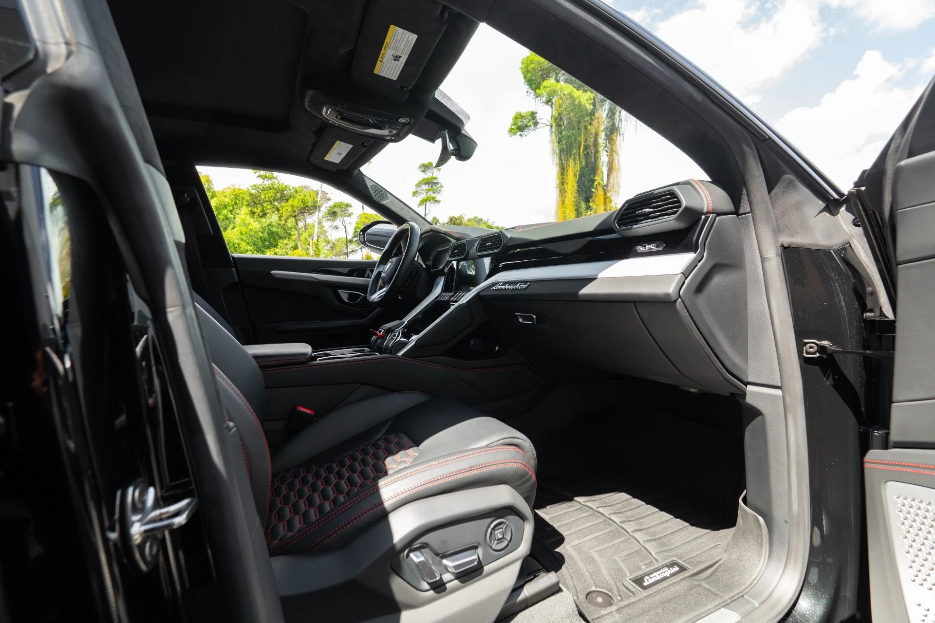 mph054_1447385526_Used_2020_Lamborghini_Urus_1758836559_4a66432fc2
