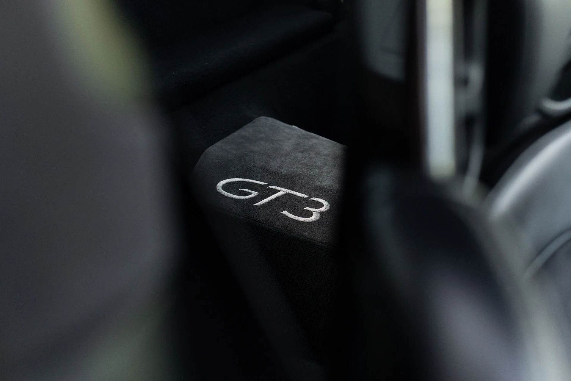 mph054_1453324360_Used_2015_Porsche_911_GT_3_1766771055_f48da9ad8a