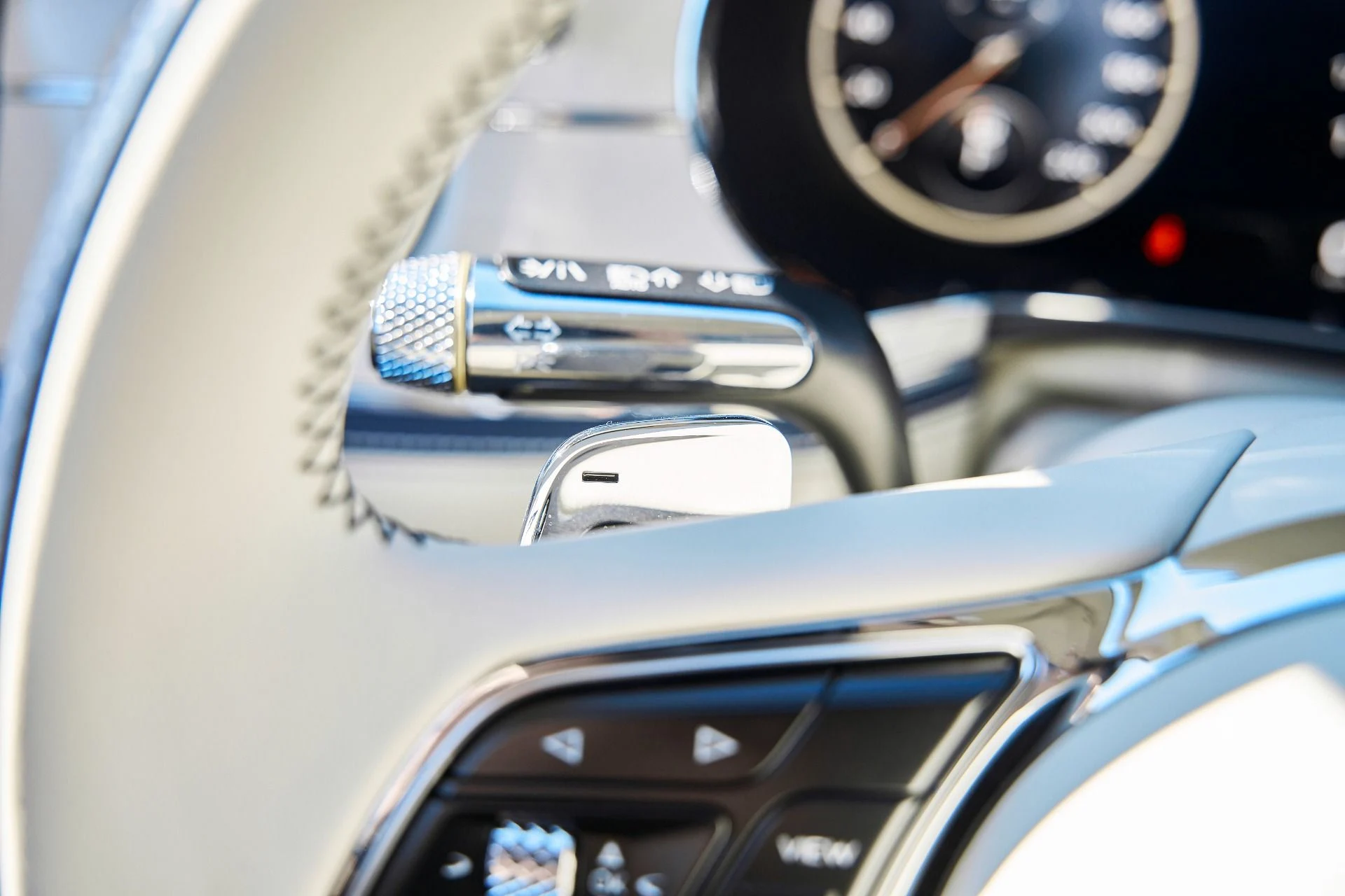 mph054_1464050924_Used_2024_Bentley_Flying_Spur_Mulliner_V8_1768876638_badd6fddf2