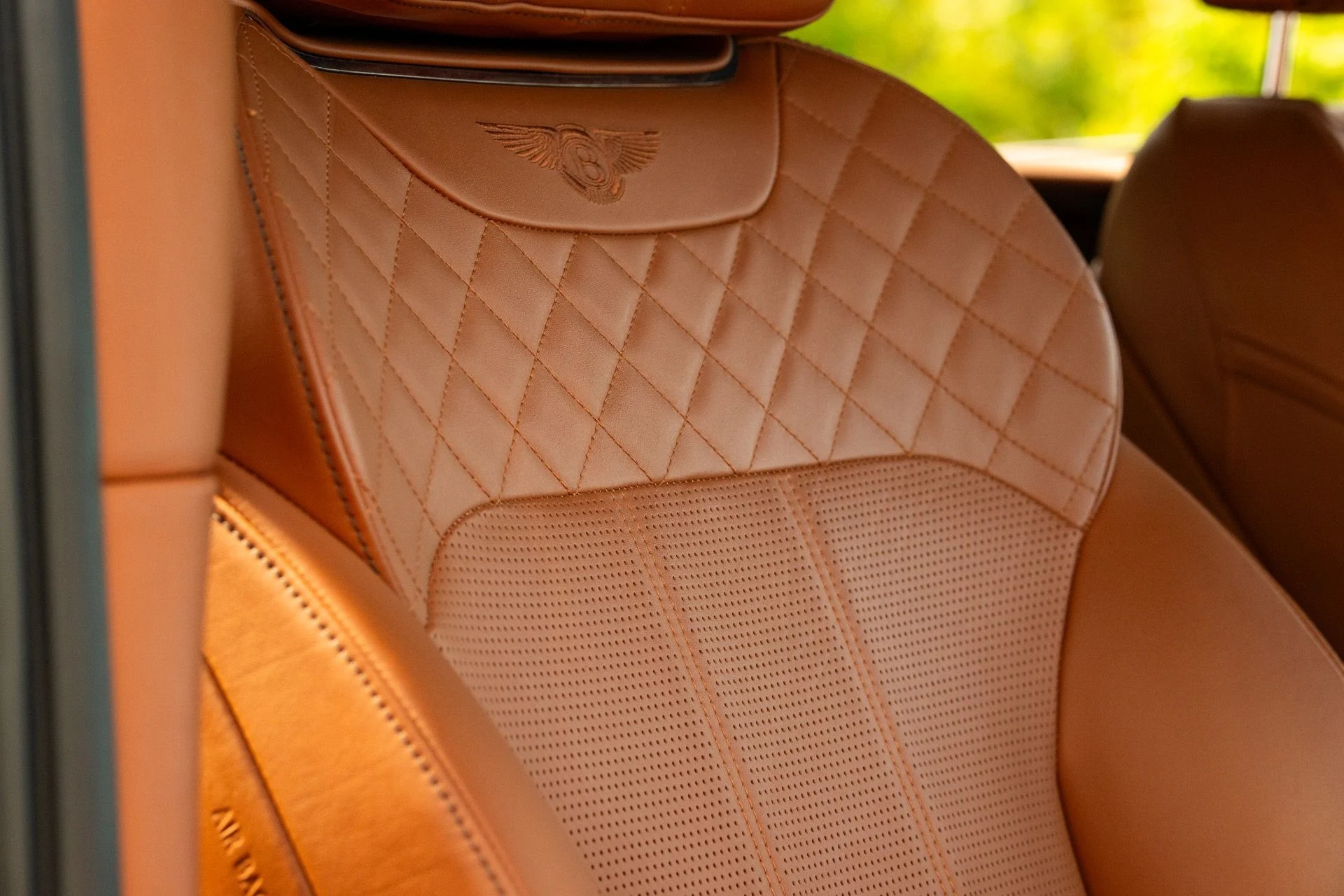 mph054_1475167984_Used_2017_Bentley_Bentayga_W12_First_Edition_1762986986_67c1357a3b