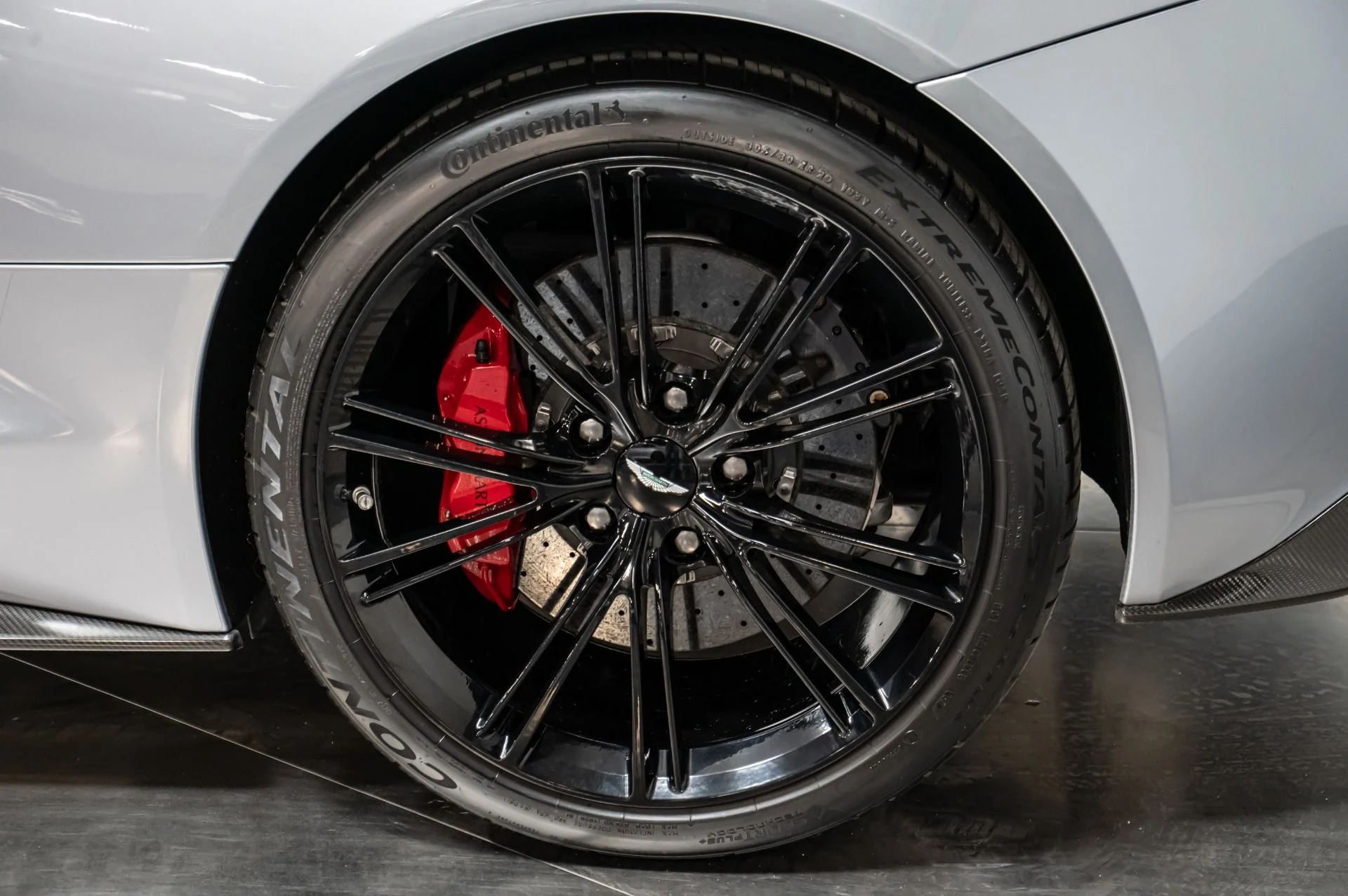 mph054_1487109740_Used_2014_Aston_Martin_Vanquish_V12_1729699077_afb4941ec8