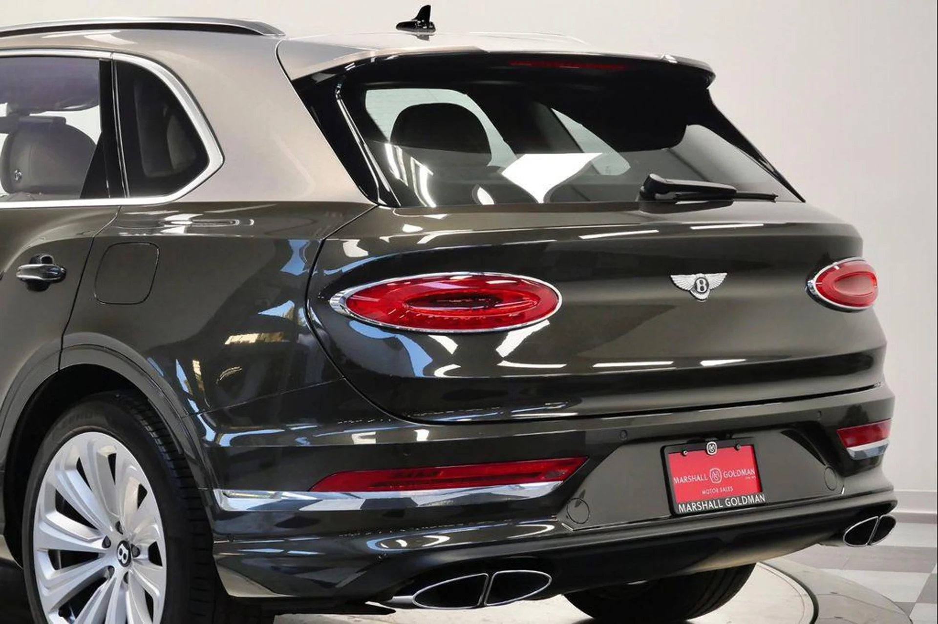 mph054_1492001478_yv26u_Li8_GGI_2_D_Bl_TJ_3miyn0d_E_Ug_eeb8b4e3cc