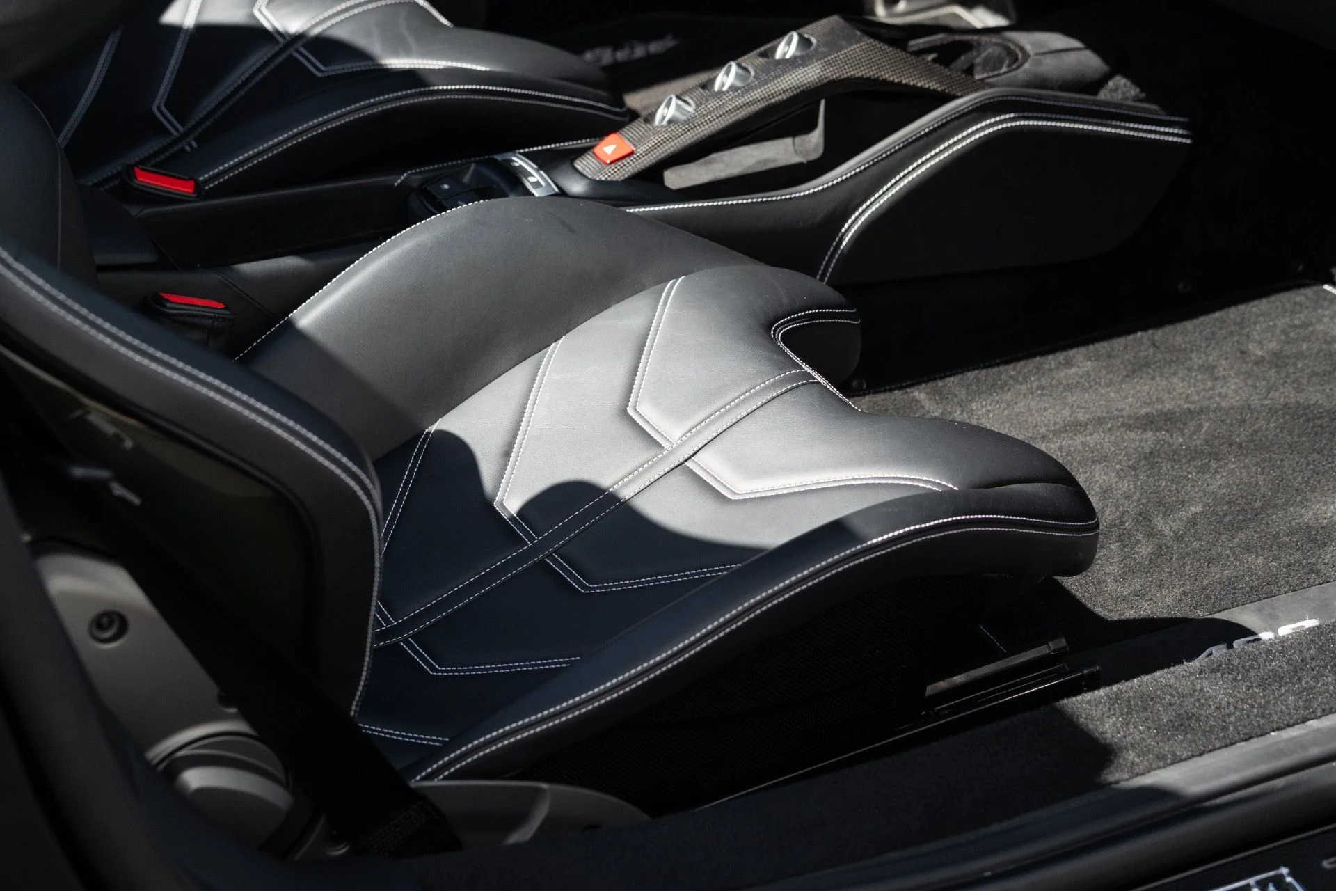 mph054_1515283621_Used_2017_Ferrari_488_Spider_1771888975_ba12c7a2e7