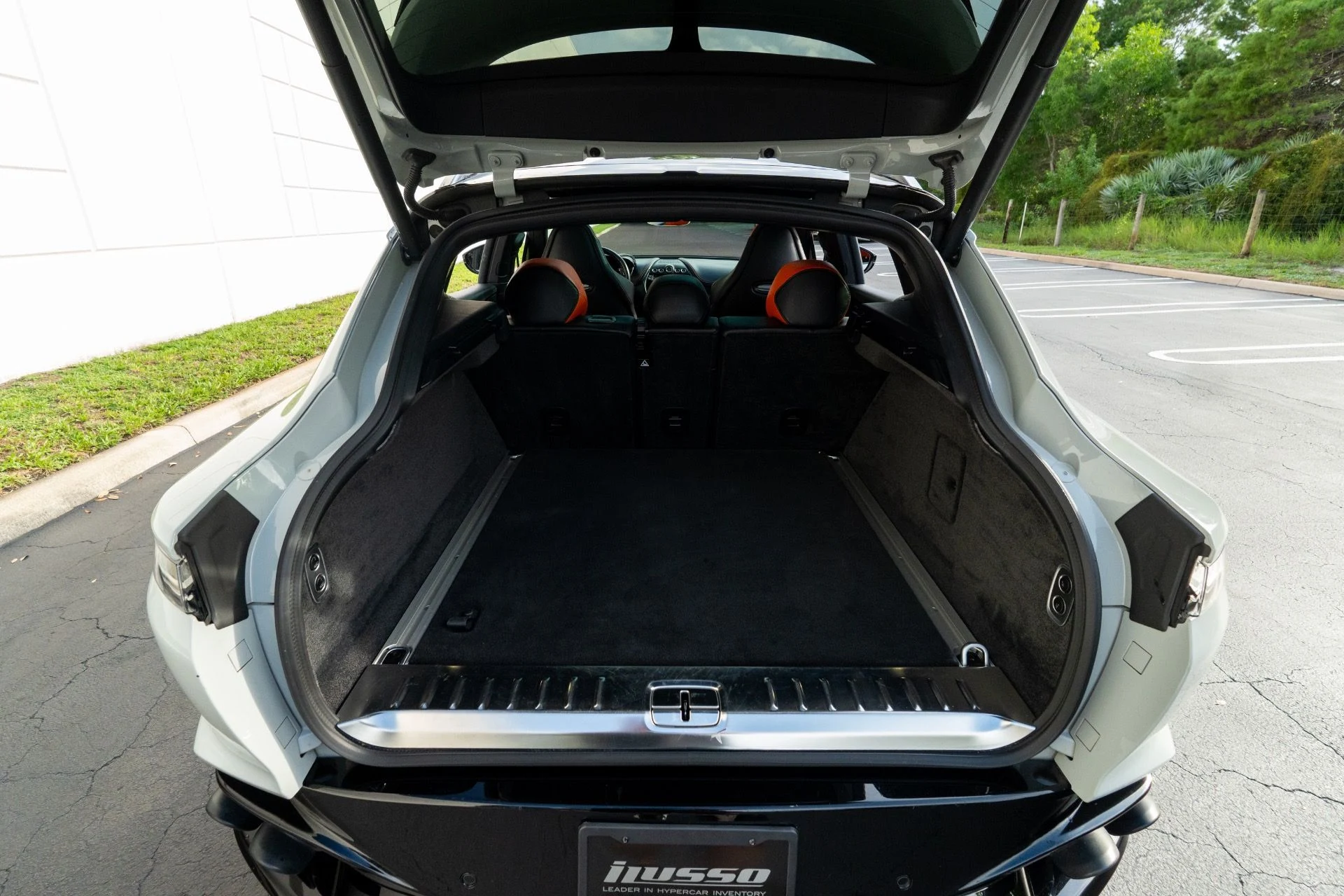 mph054_1533081179_Used_2023_Aston_Martin_DBX_707_1756441558_f84b06dd1b