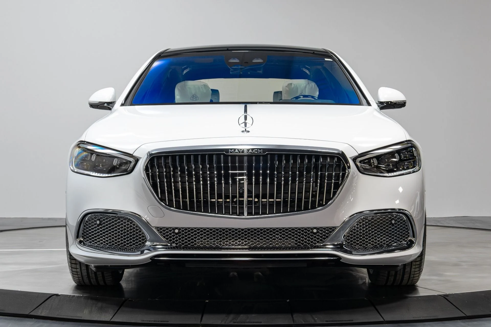 mph054_1552990447_Used_2024_Mercedes_Benz_S_Class_Maybach_S_680_4_MATIC_1766187081_9f0b8cffc3