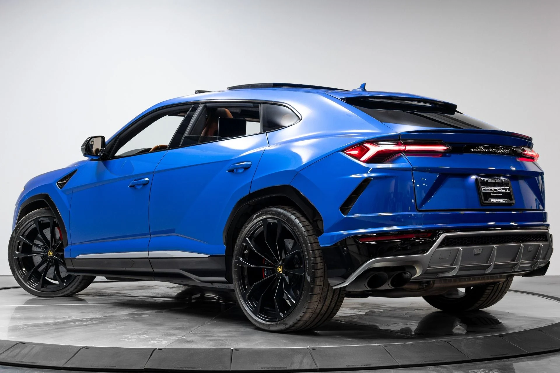 mph054_1576027842_Used_2019_Lamborghini_Urus_1772123275_a32c48c47d