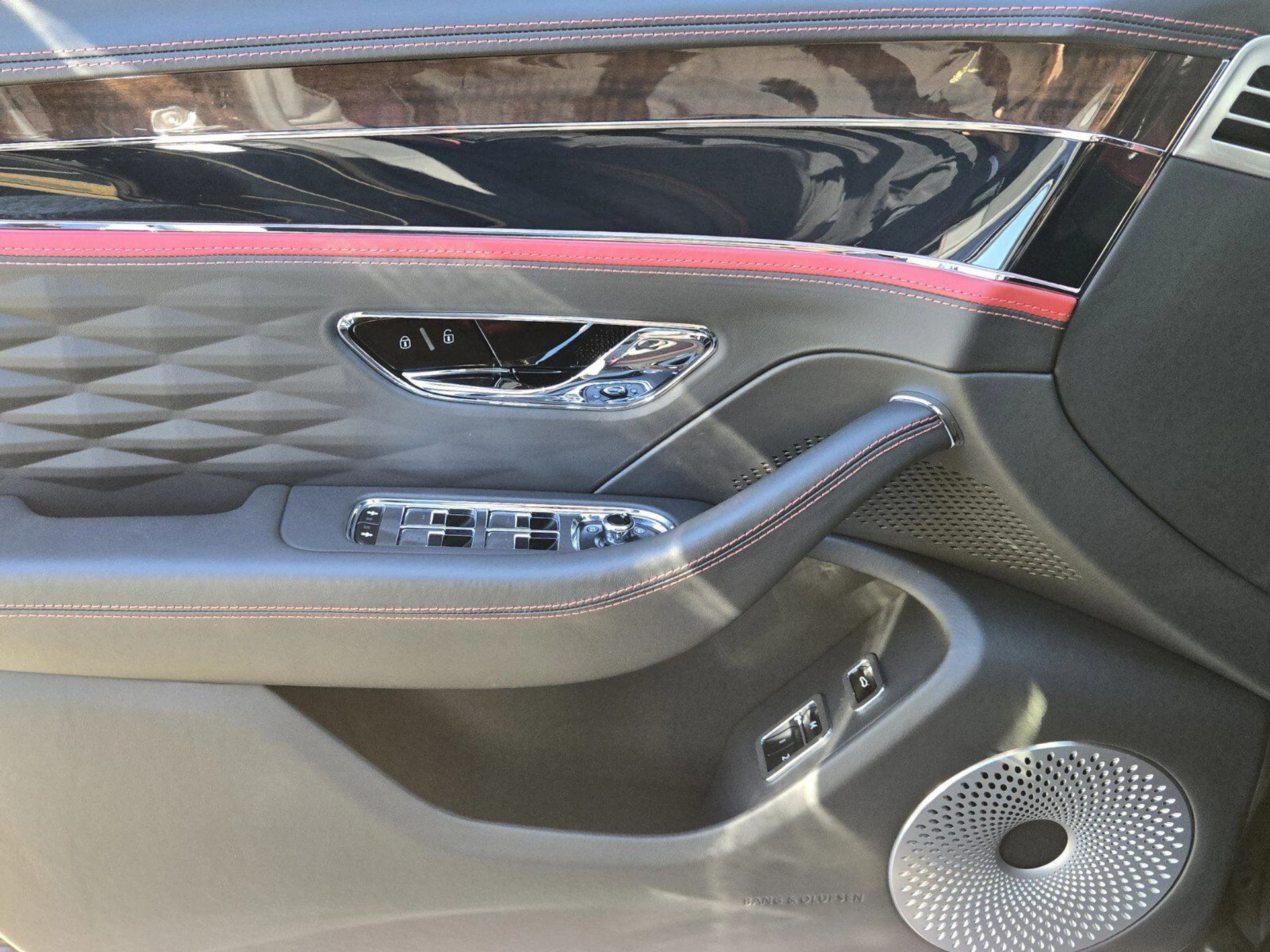 mph054_1592888896_1e817e5d4efba71ca578704c3132c179x_fdd91dd4b8