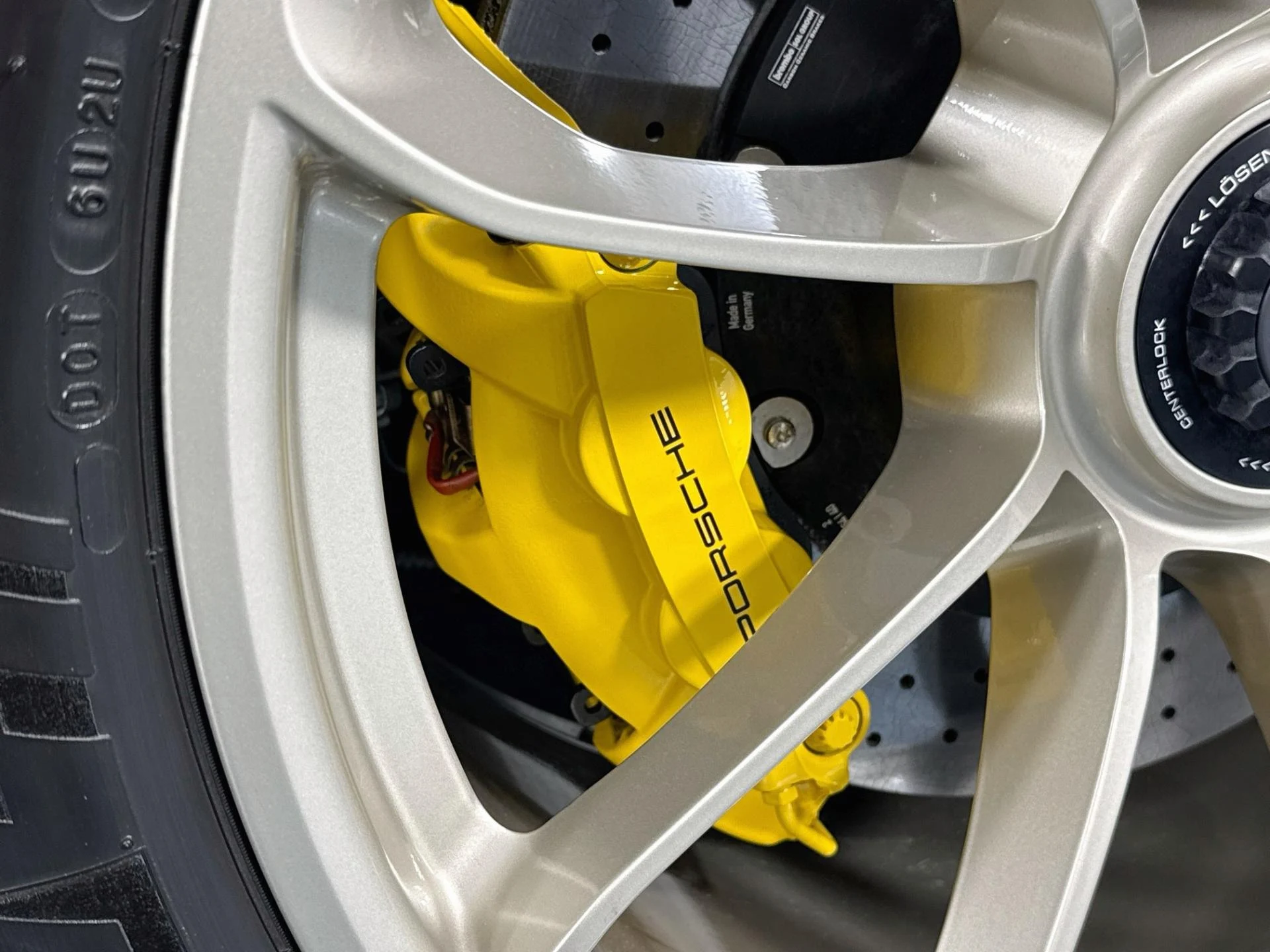 mph054_1599216662_Used_2018_Porsche_911_GT_2_RS_1790873189_498a63a3f3