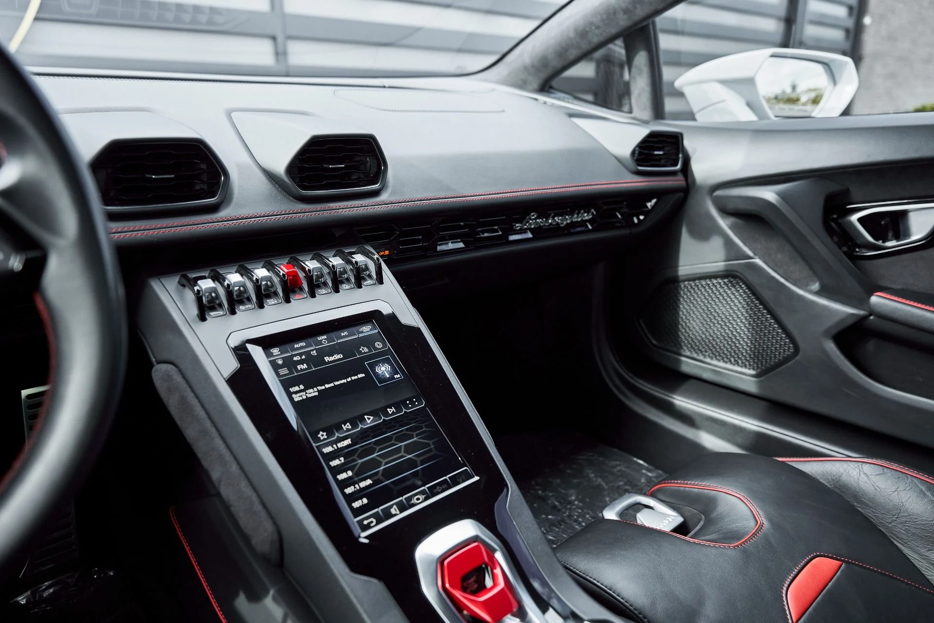 mph054_1650682898_Used_2020_Lamborghini_Huracan_EVO_1768438653_8deda77d49