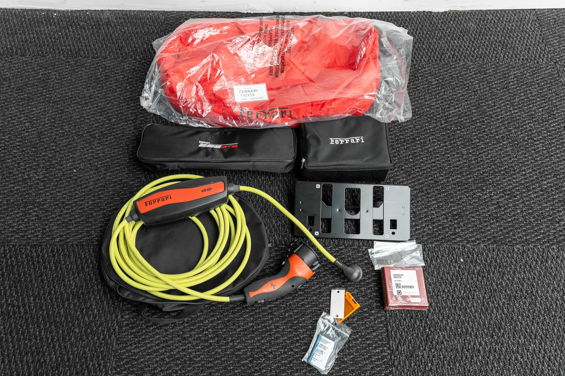 mph054_165793009_0d7be093288d4f118b96027ef9d4c02a_c1b2349521