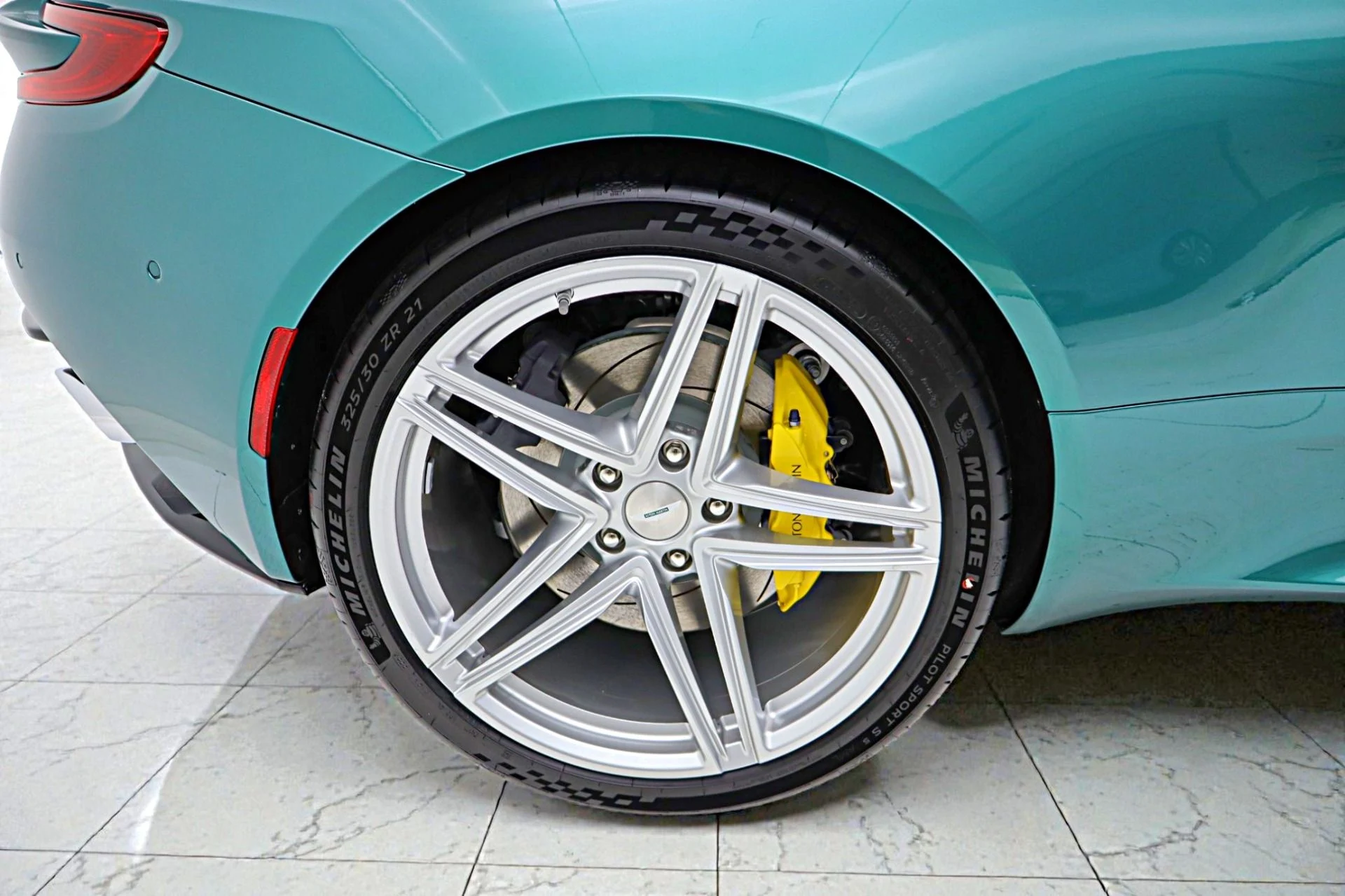 mph054_1669601651_New_2026_Aston_Martin_DB_12_Volante_9536592d2a