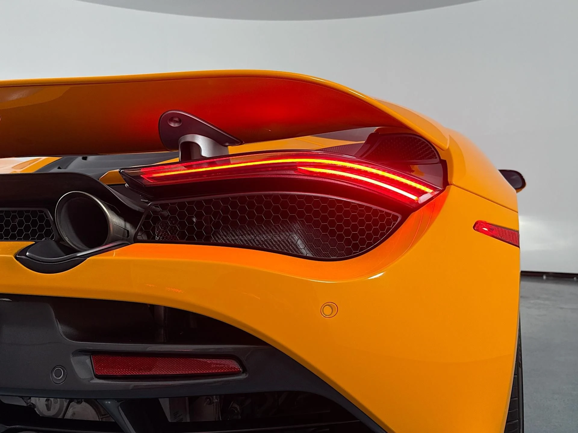 mph054_1702346054_Used_2022_Mc_Laren_720_S_Spider_1784925027_40bb383668