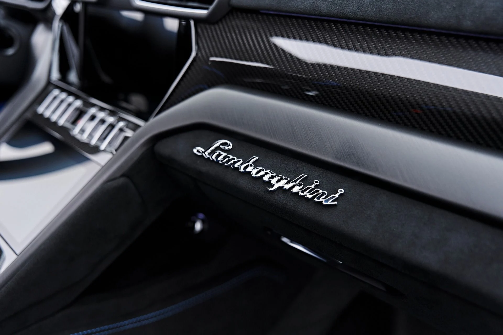 mph054_1710715144_Used_2023_Lamborghini_Urus_Performante_1790208888_eab8ab72e5