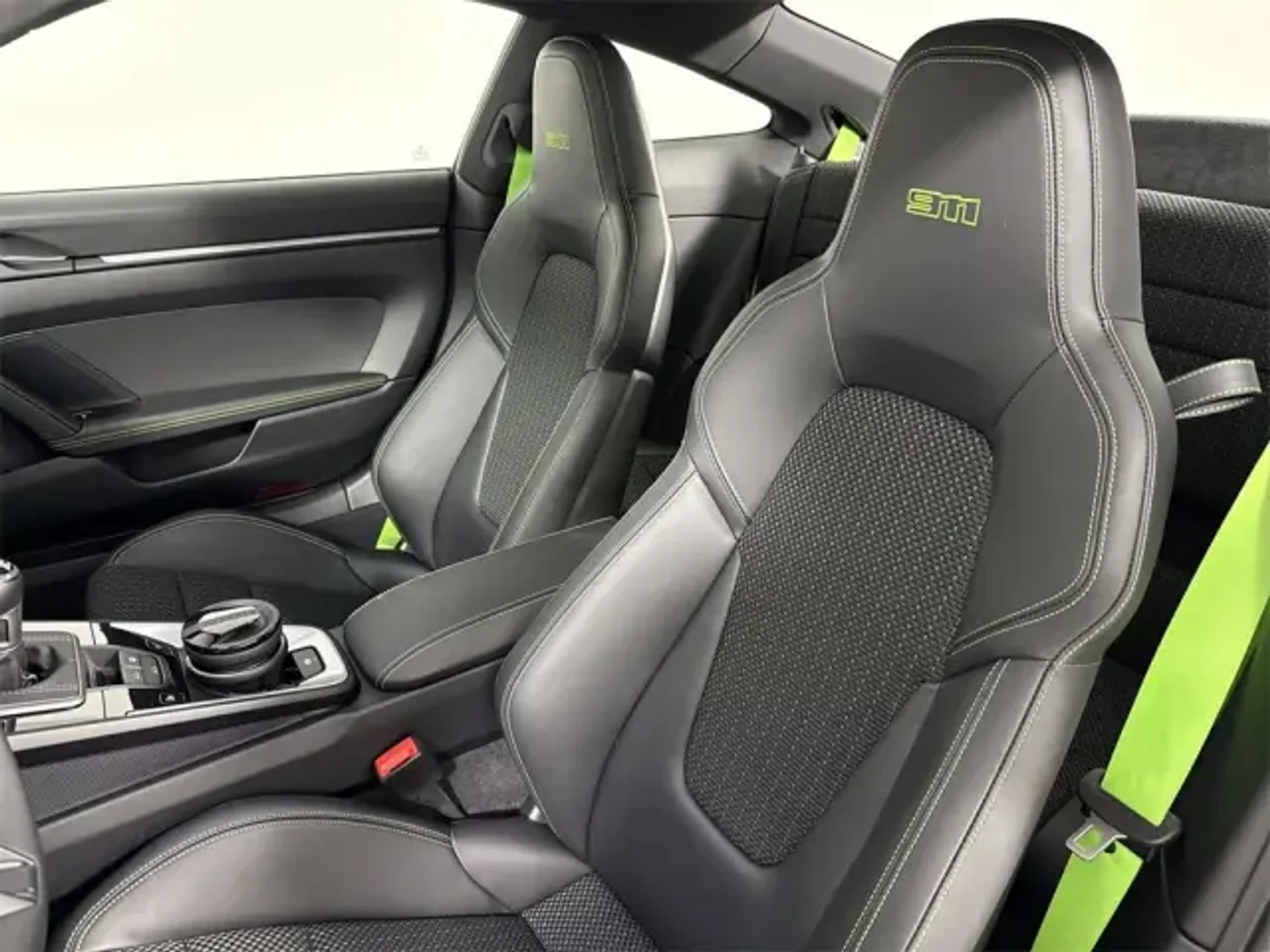 mph054_1737505289_640_5d9980f7bd