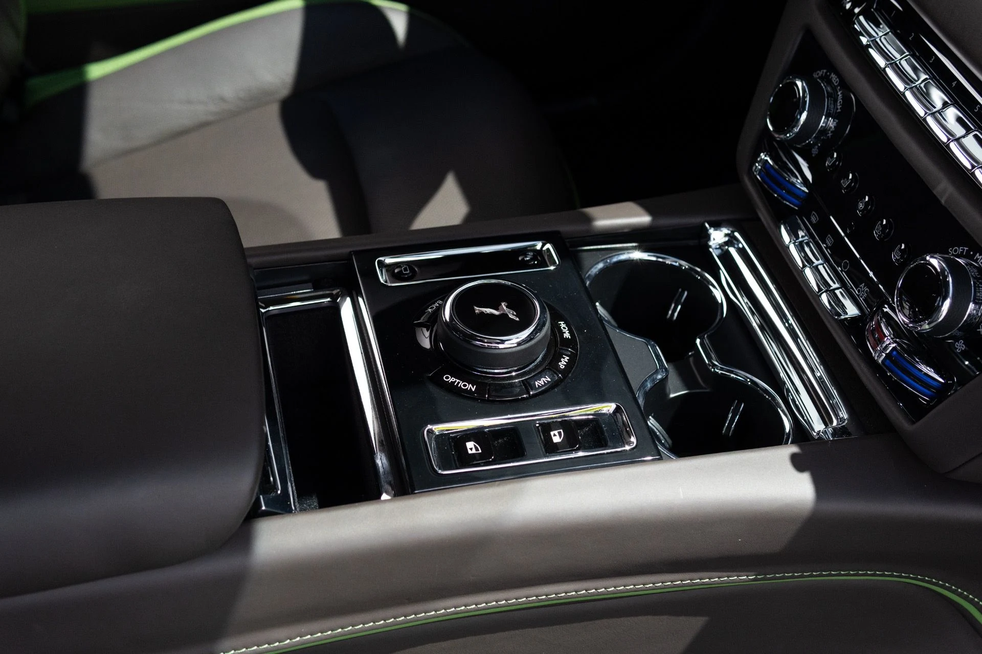 mph054_1748637503_Used_2024_Rolls_Royce_Spectre_1775023108_e00392f74a