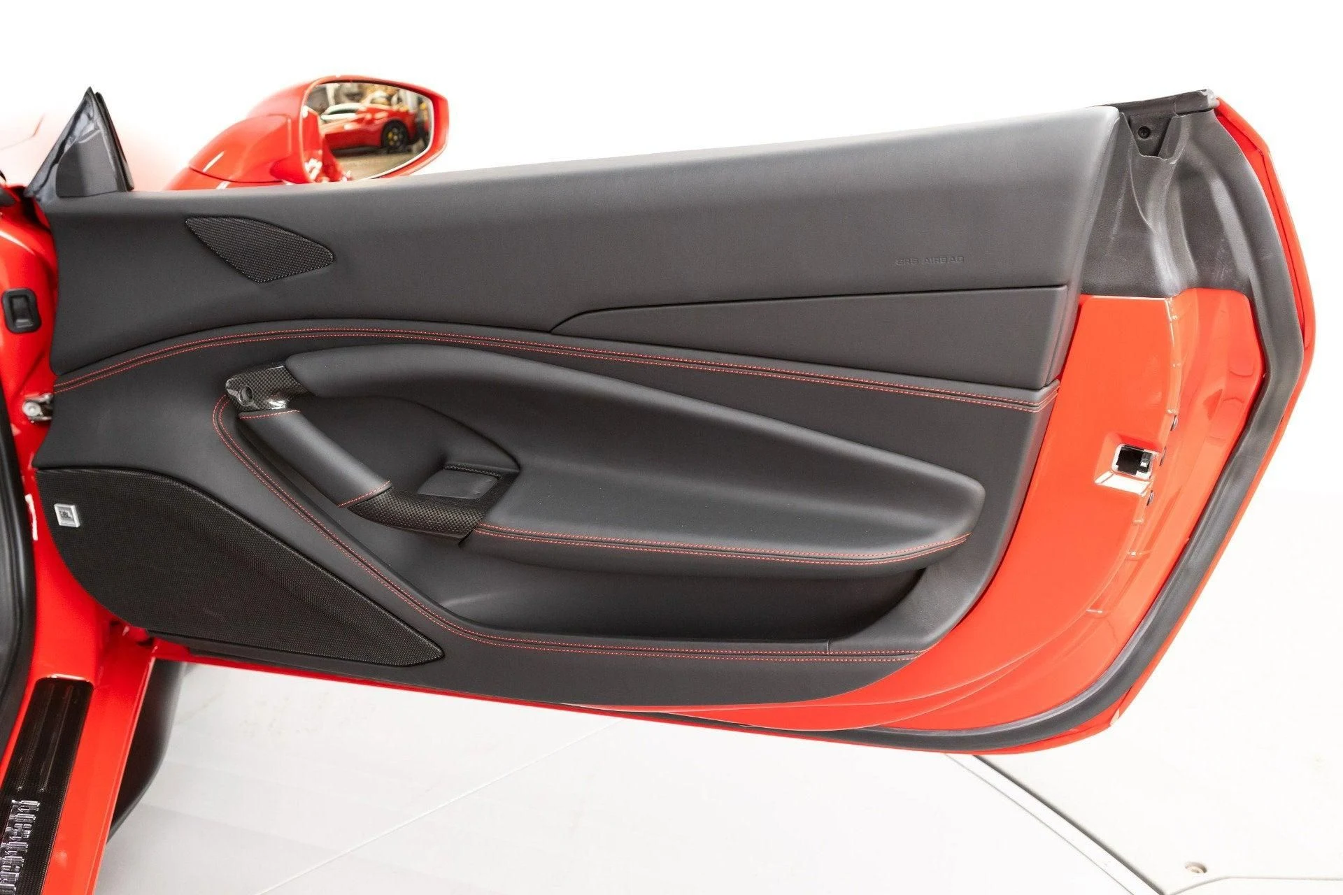 mph054_1754954703_Used_2020_Ferrari_F8_Tributo_1777367311_276cc3e13a