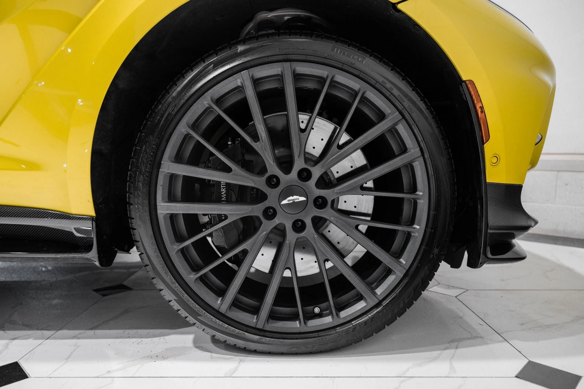 mph054_1756699684_Used_2025_Aston_Martin_DBX_707_1763828543_6d5adbf0d1