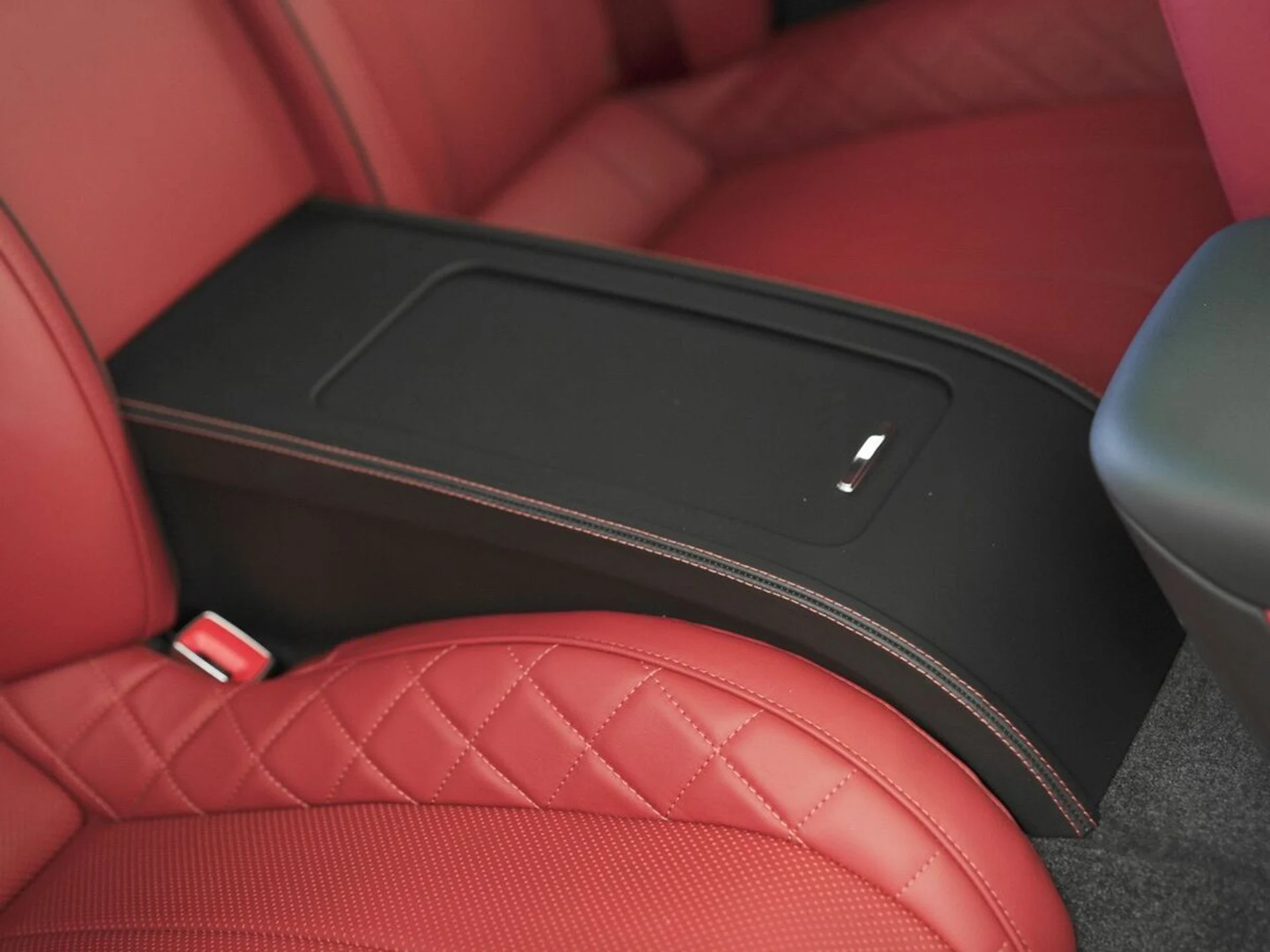 mph054_175922413_8ln0equp59dk05fvo1cuc1skom5p_5c8055c51f