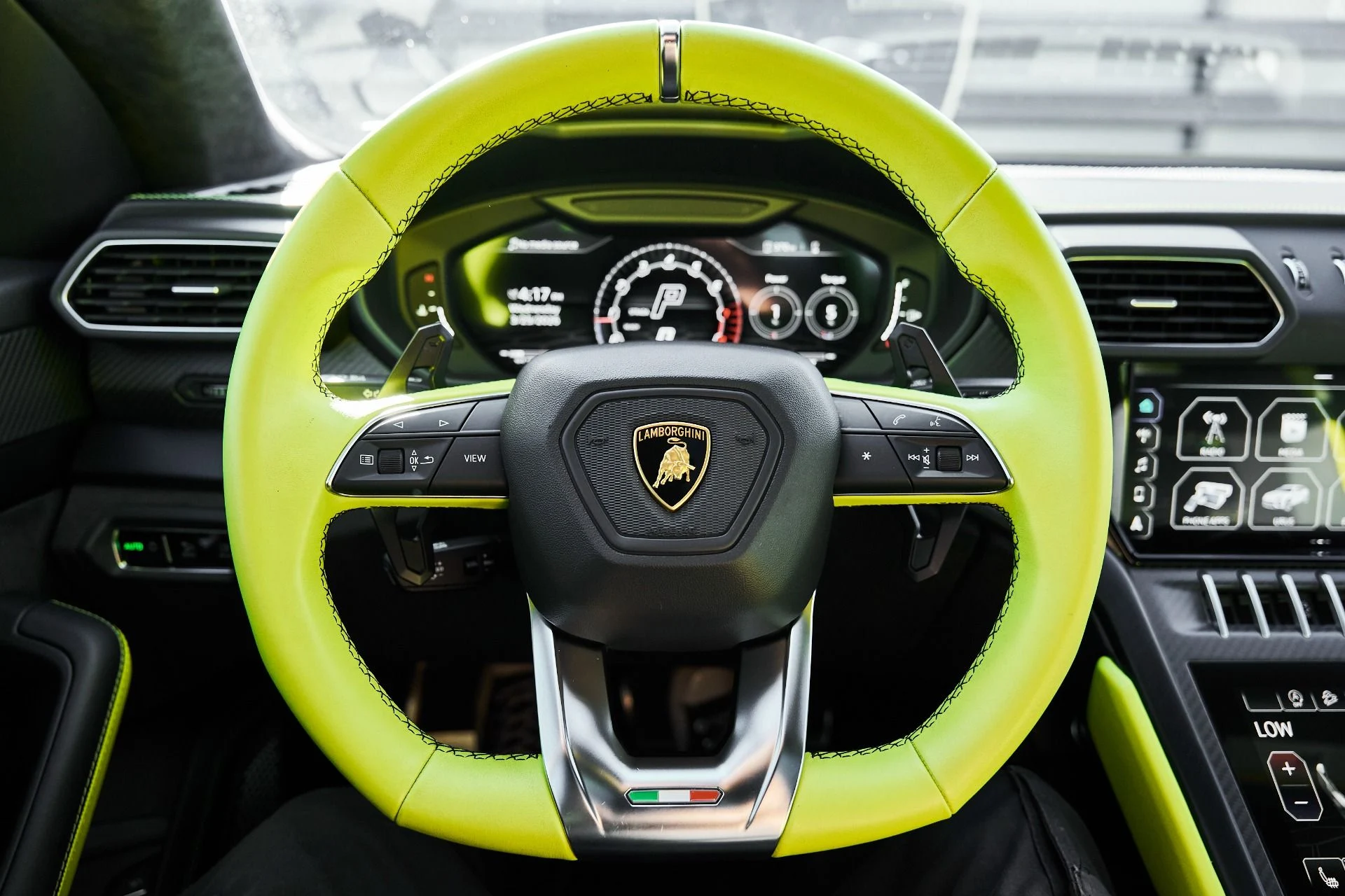 mph054_1765869933_Used_2022_Lamborghini_Urus_1774548658_f95c29762d