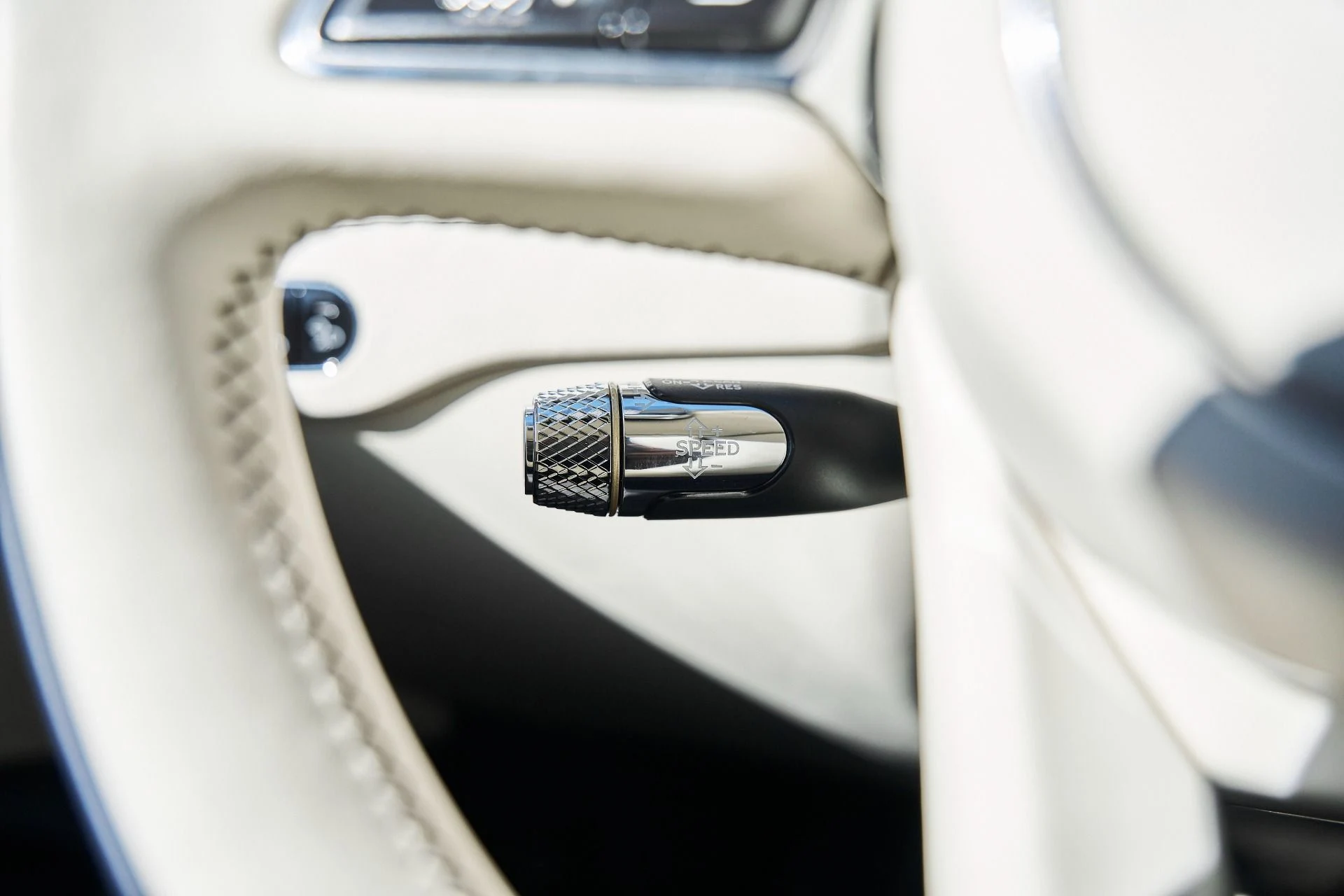 mph054_1804537722_Used_2024_Bentley_Flying_Spur_Mulliner_V8_1773796277_b8696903d5