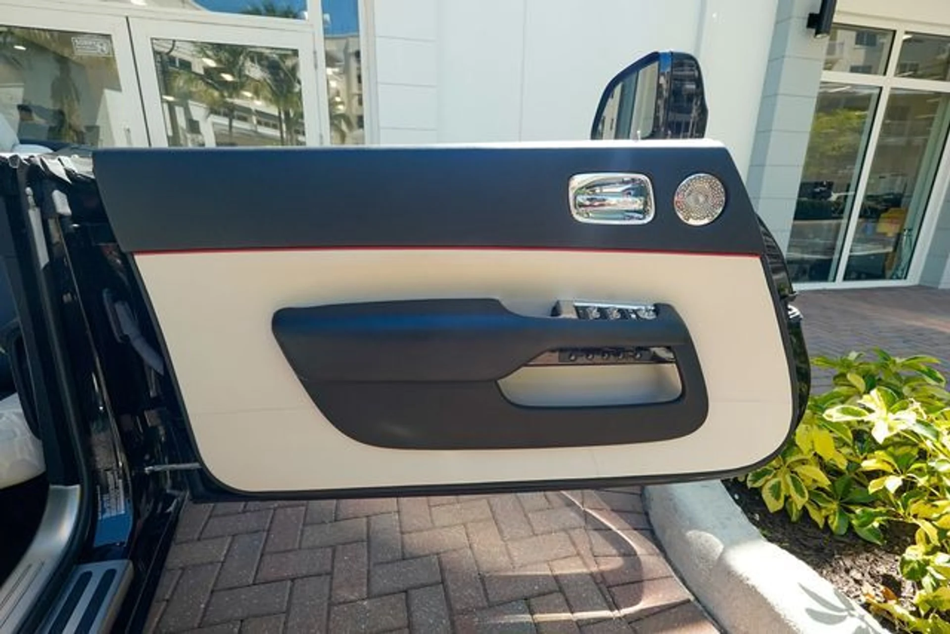 mph054_1855101916_23014492_55_b693b14d16