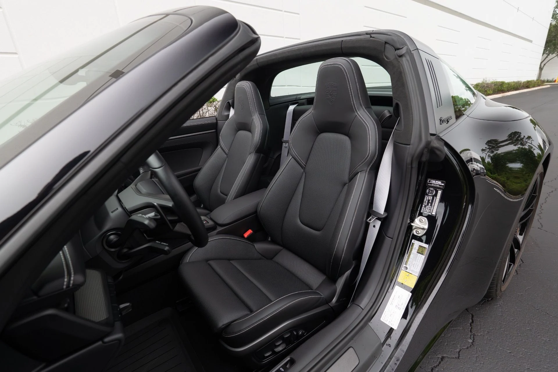 mph054_1855512878_Used_2024_Porsche_911_Targa_4_GTS_1758664143_5fe262975e