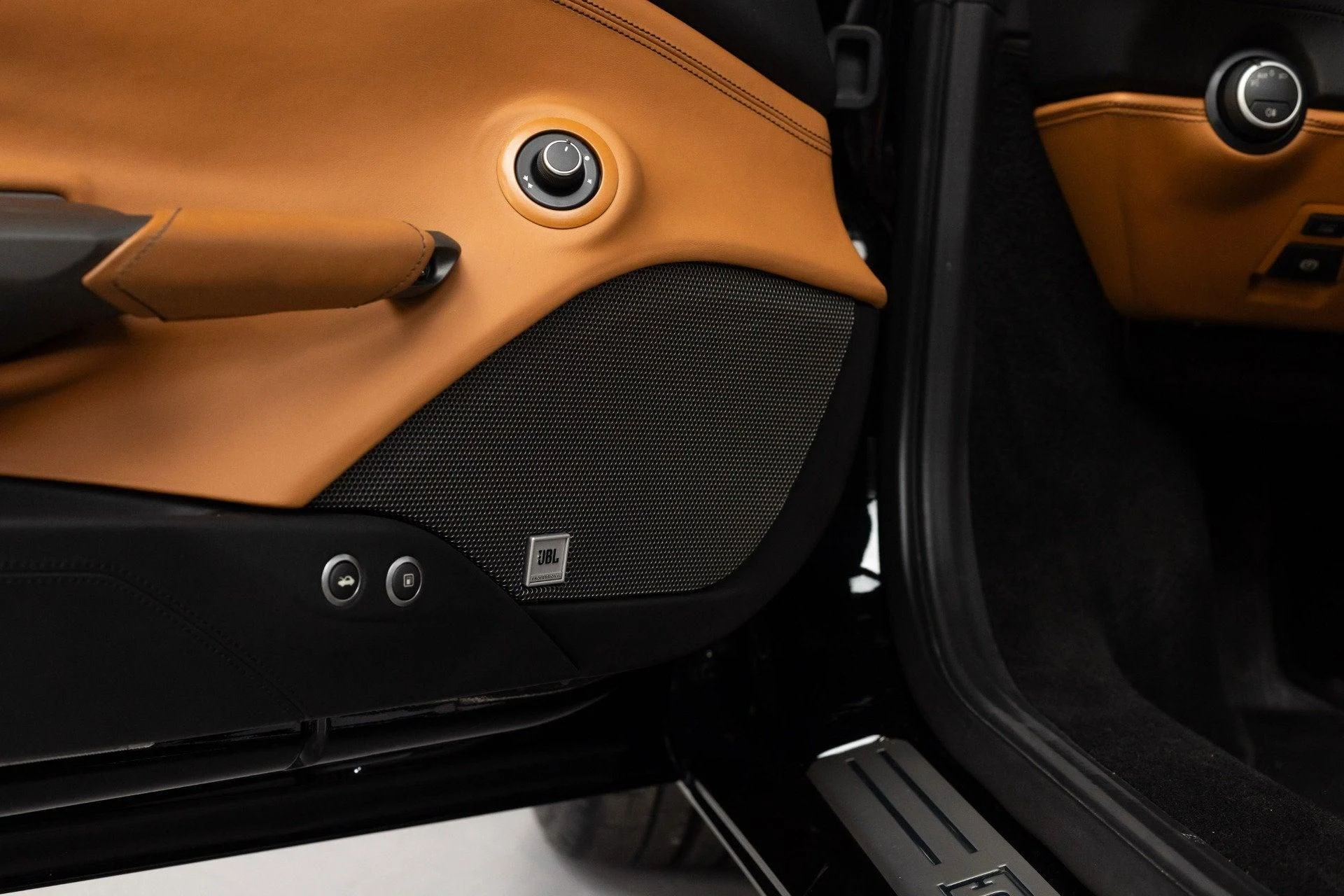 mph054_1884196551_Used_2017_Ferrari_488_Spider_1777367859_d5d8262cdf