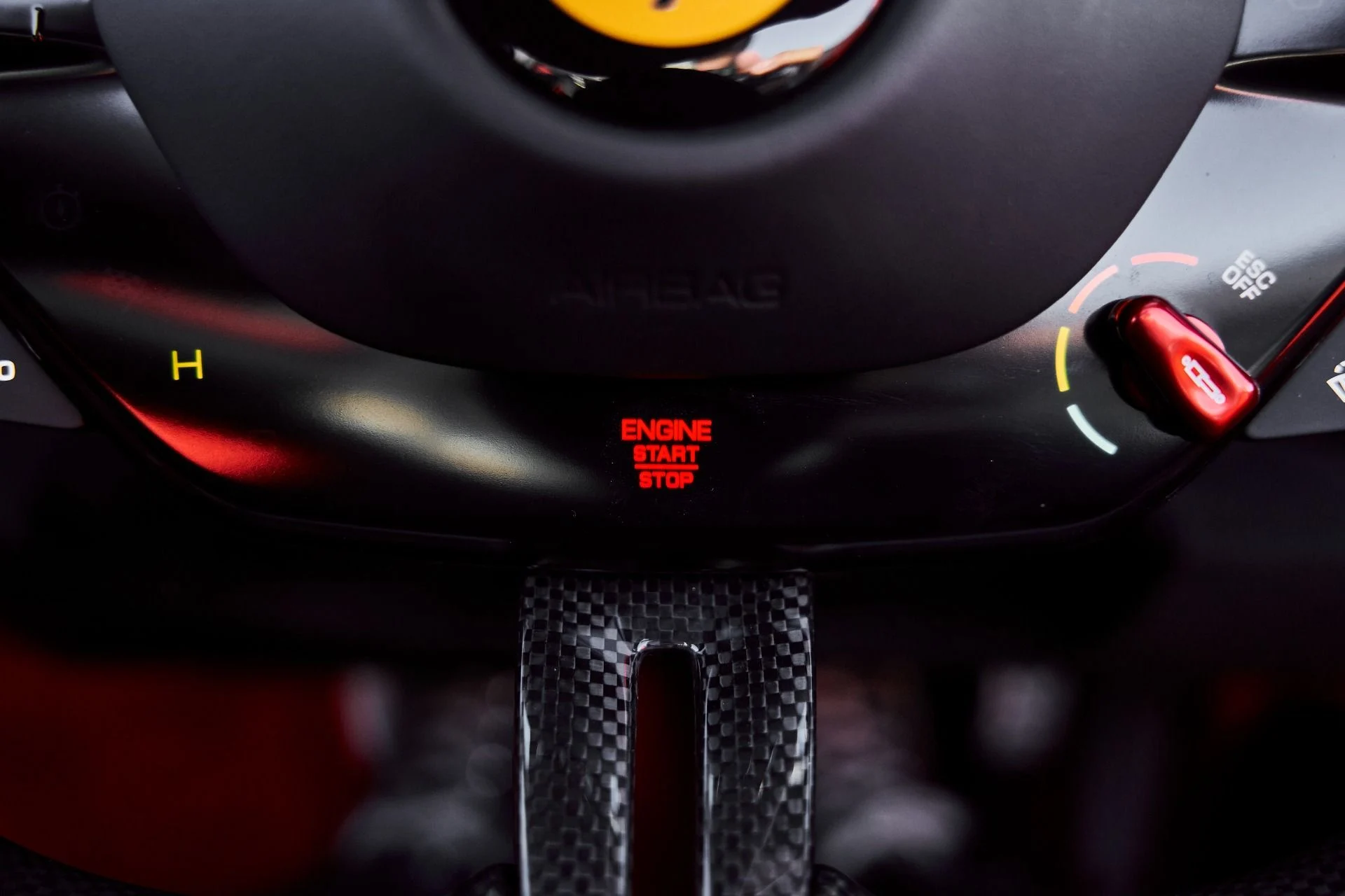 mph054_1899188039_Used_2025_Ferrari_SF_90_Spider_Base_1776876617_b85704f78a