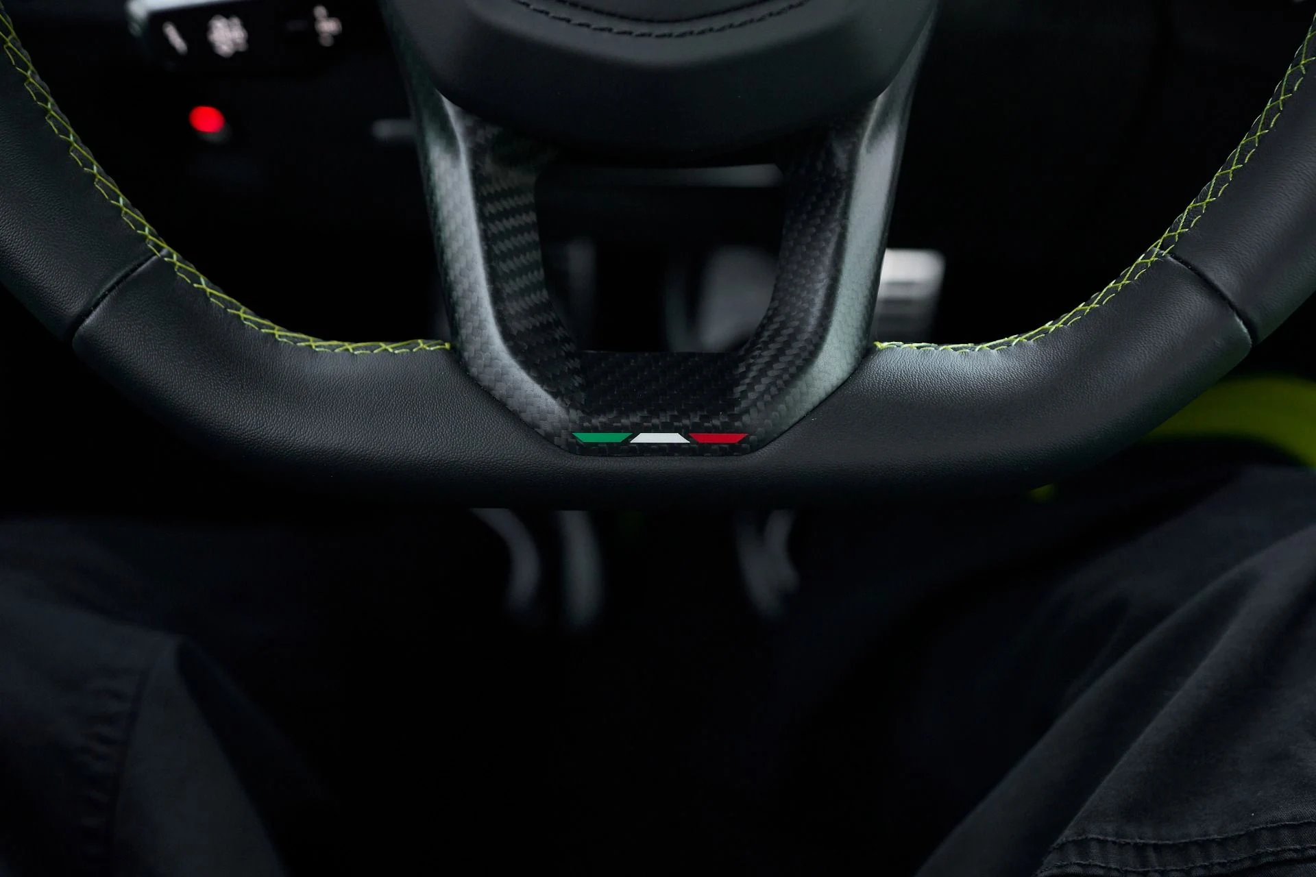 mph054_1926199854_Used_2024_Lamborghini_Revuelto_1763604770_318961393a