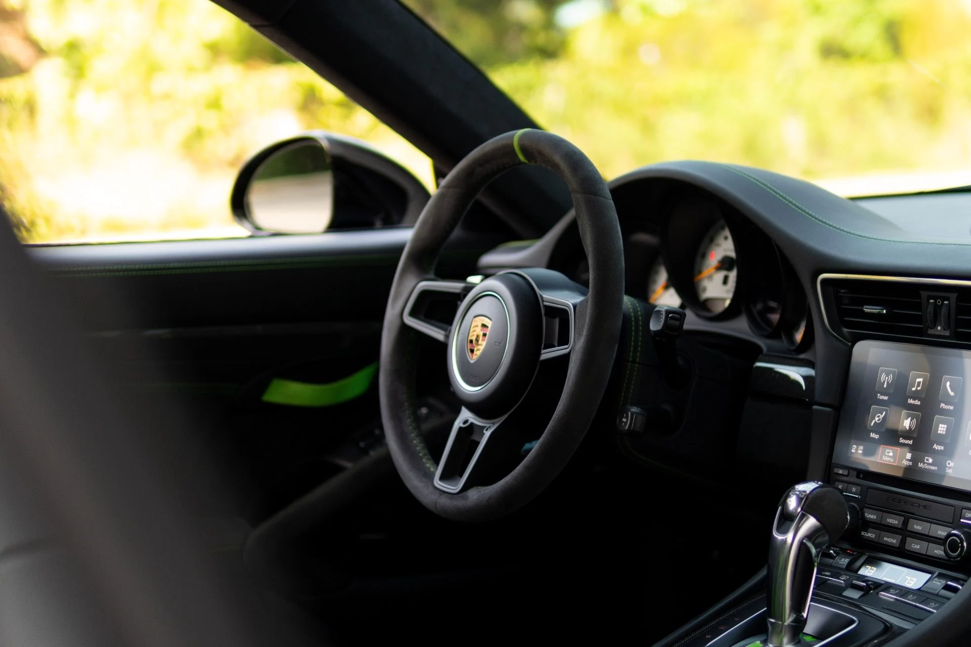 mph054_194117908_Used_2019_Porsche_911_GT_3_RS_1765832449_b535e31158