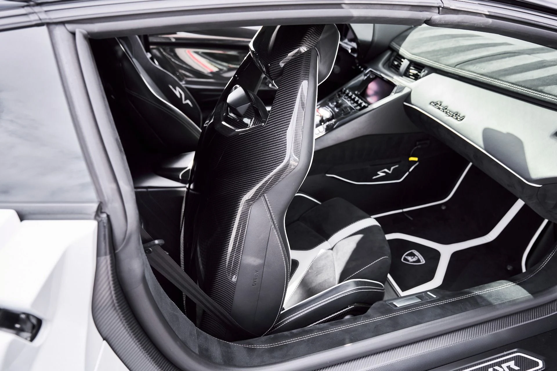 mph054_1945534711_Used_2017_Lamborghini_Aventador_LP_750_4_Super_Veloce_1768358734_5c8be50301