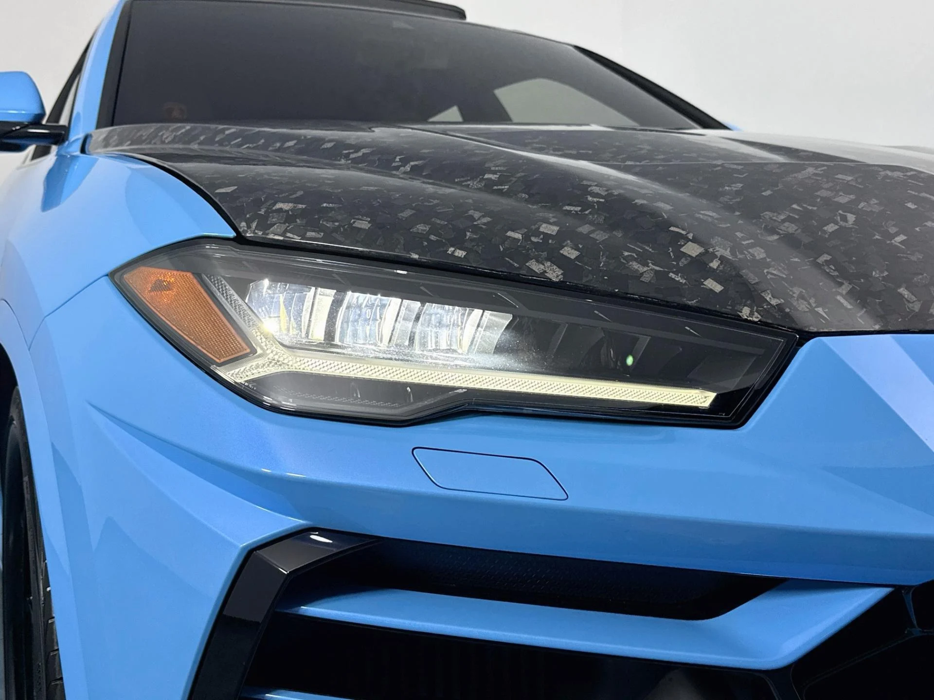 mph054_1964537537_Used_2022_Lamborghini_Urus_1786397318_6f37fe7fe7
