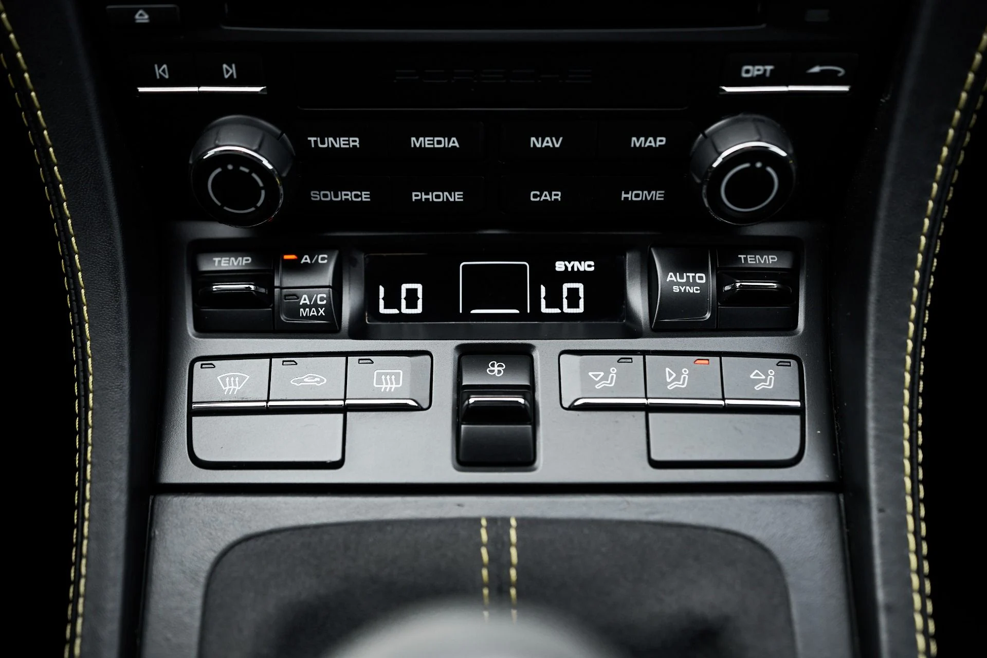 mph054_1971278950_Used_2020_Porsche_718_Cayman_GT_4_1763019547_c4b119c111