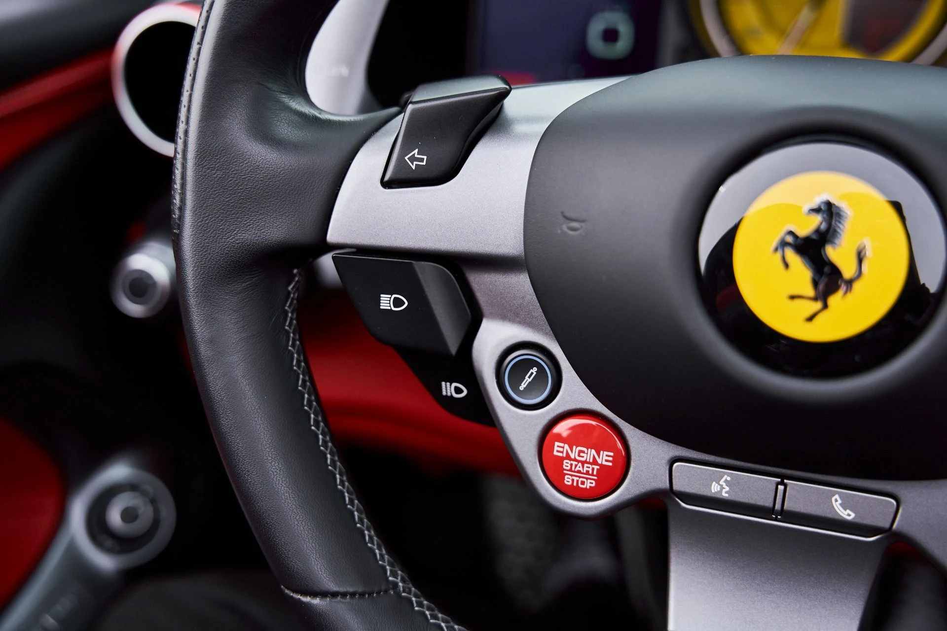 mph054_1993319316_Used_2022_Ferrari_812_GTS_Base_1770762771_7a804630c3